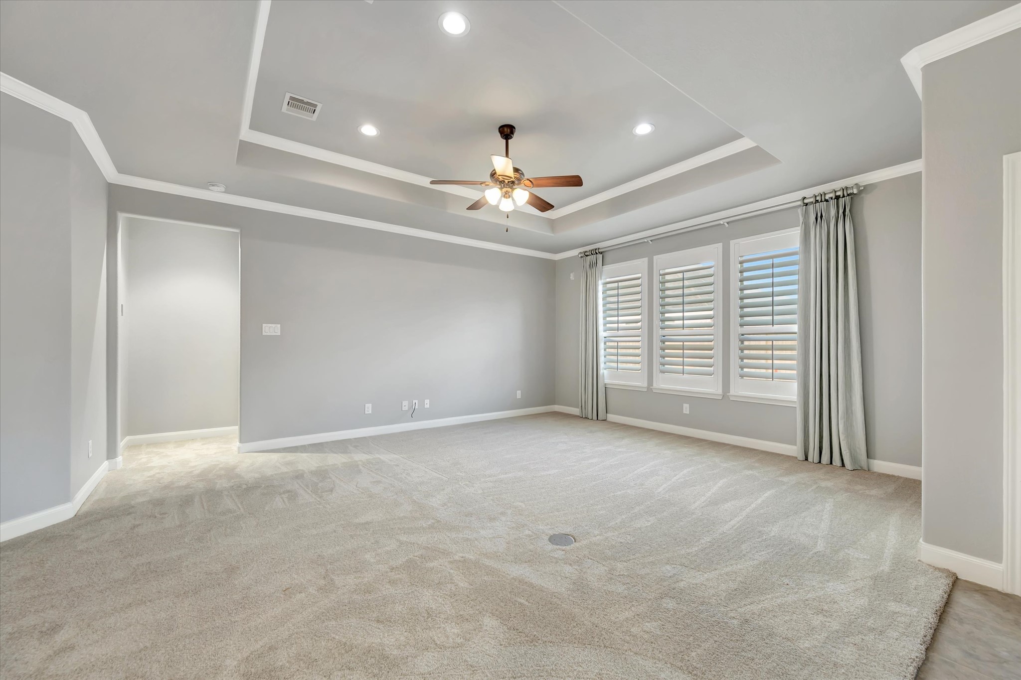 1541 Tuscan Village Drive Property Photo 8