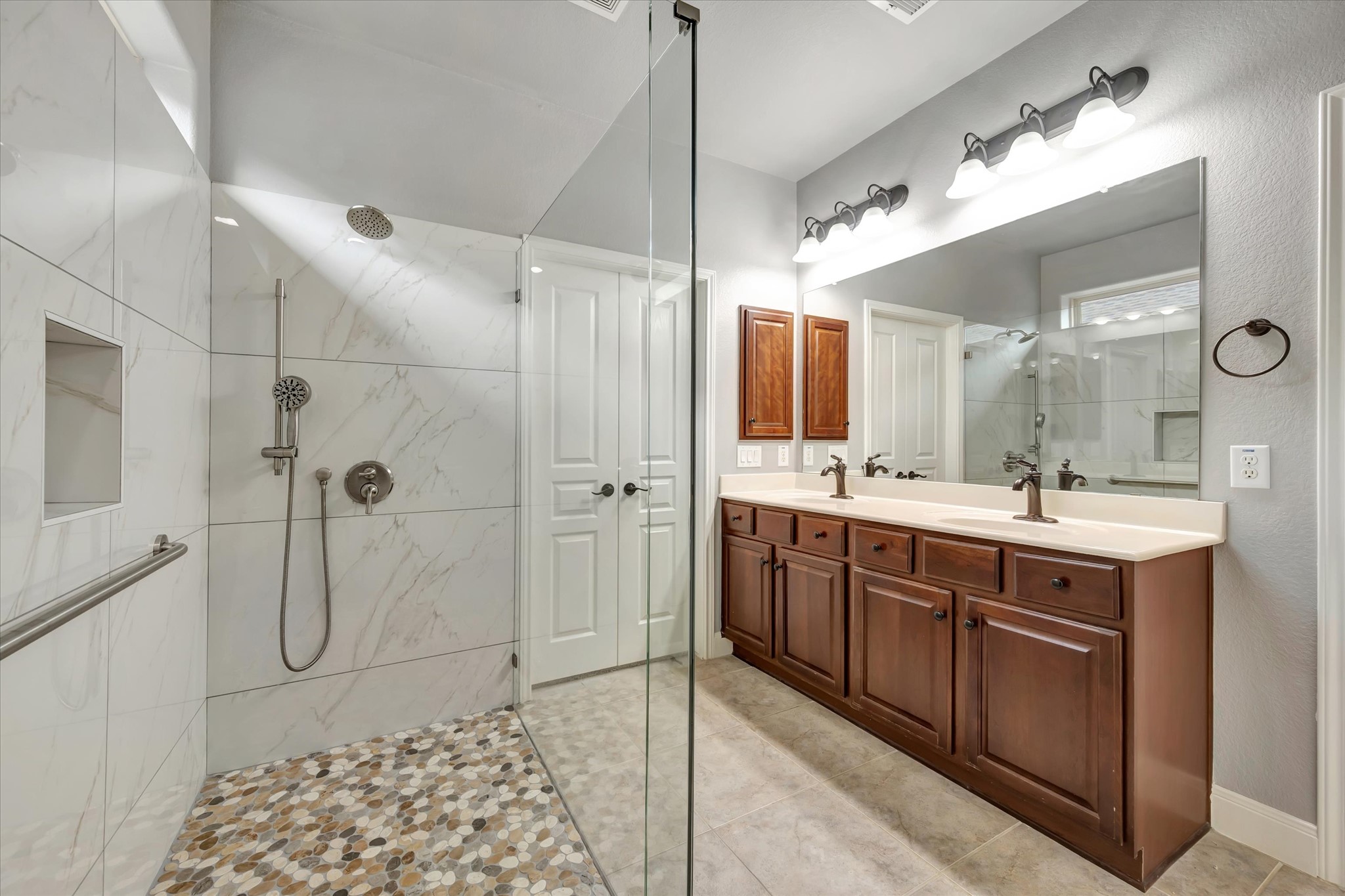 1541 Tuscan Village Drive Property Photo 28