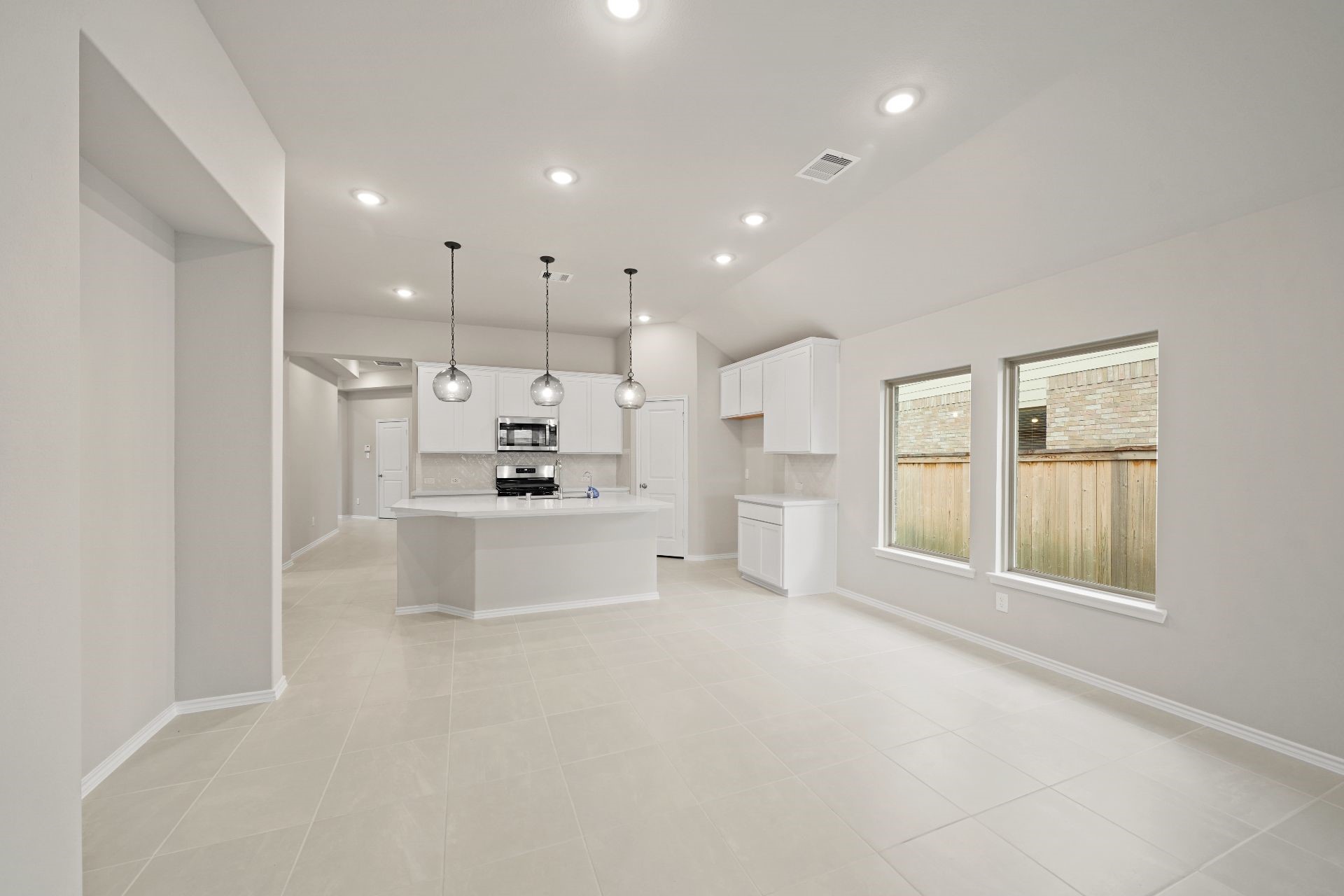 21142 Armstrong County Drive Property Photo 4