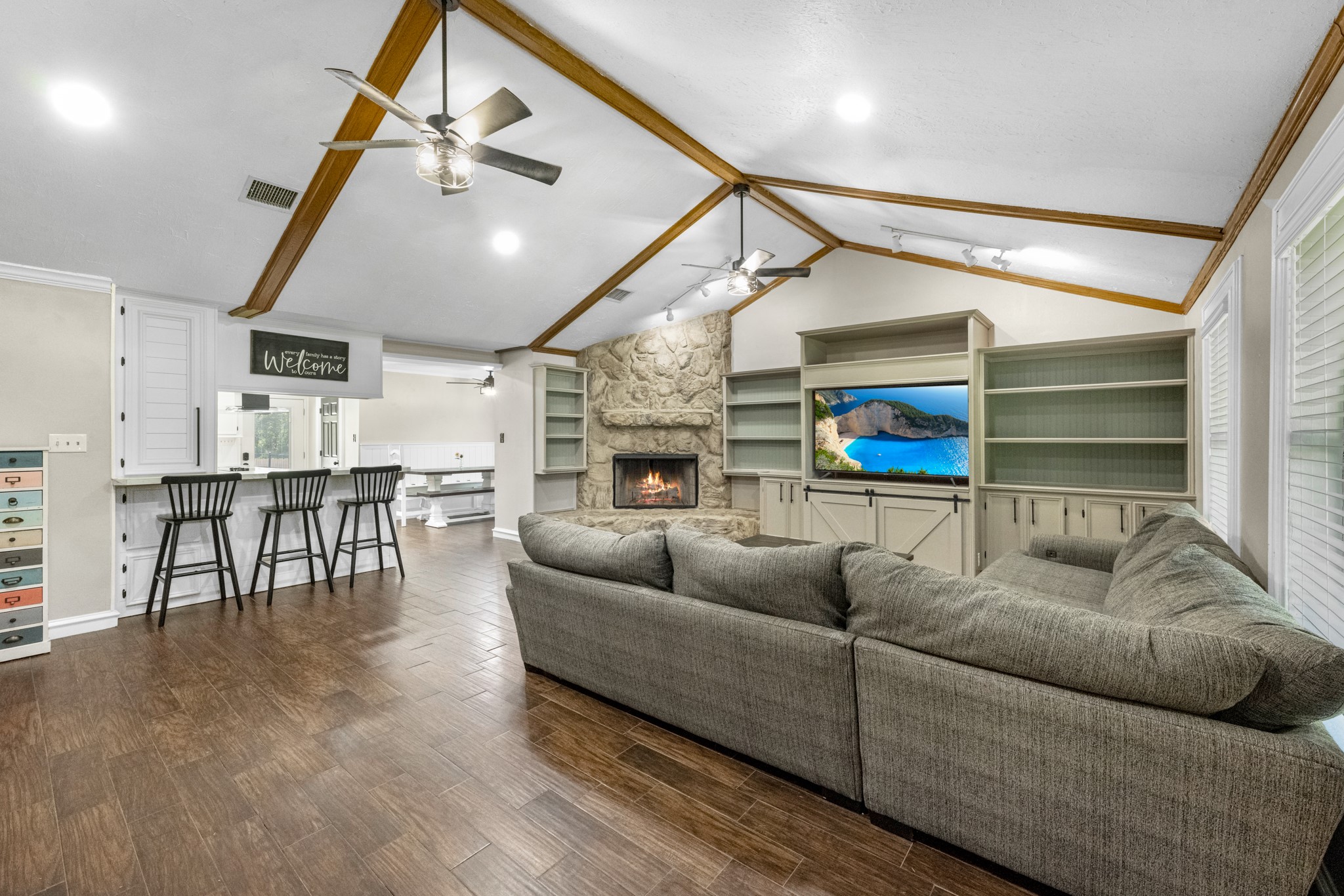 22698 Brook Forest Road Property Photo 5