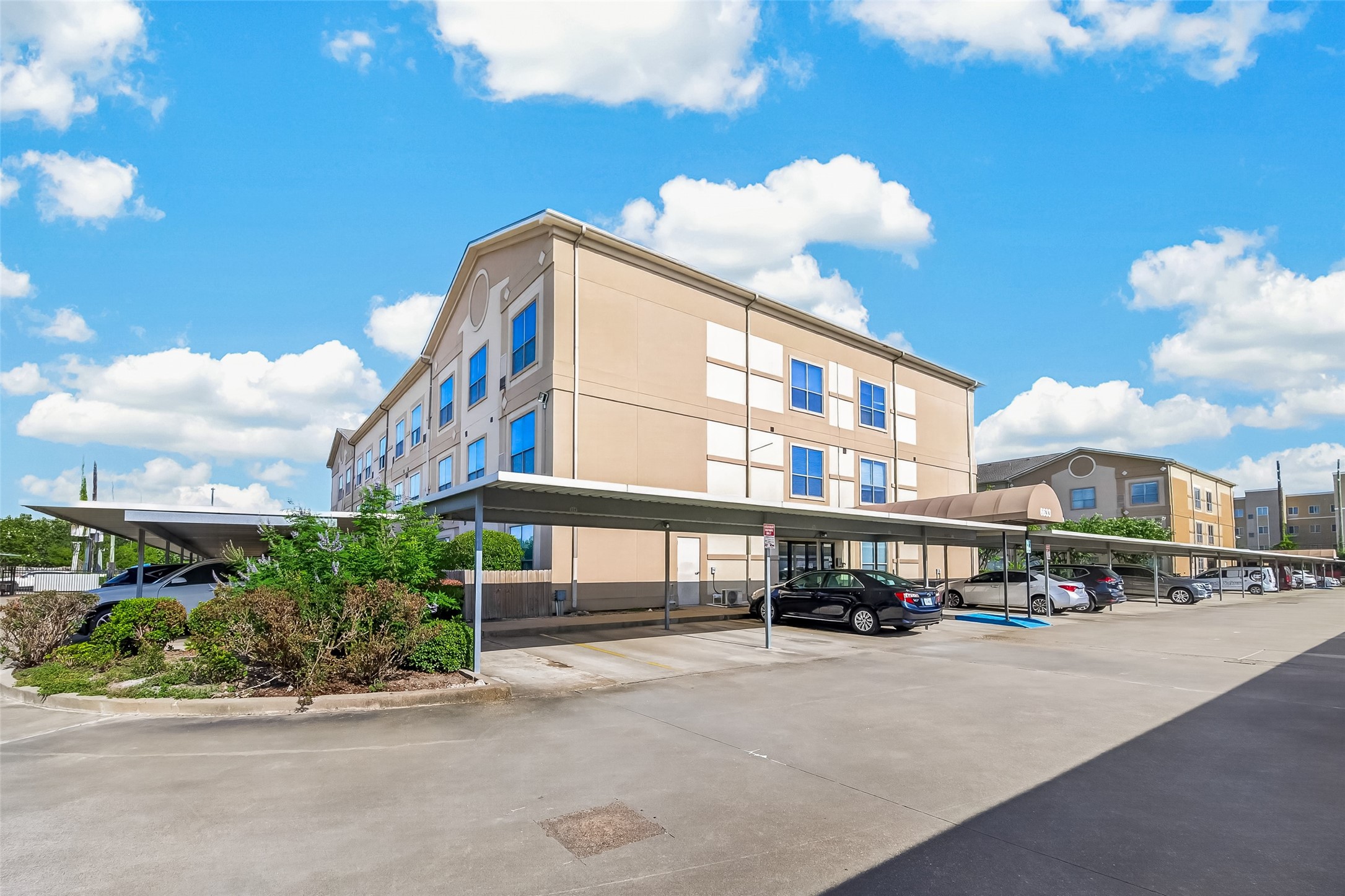 6633 W Sam Houston Parkway S 3c Property Photo 3