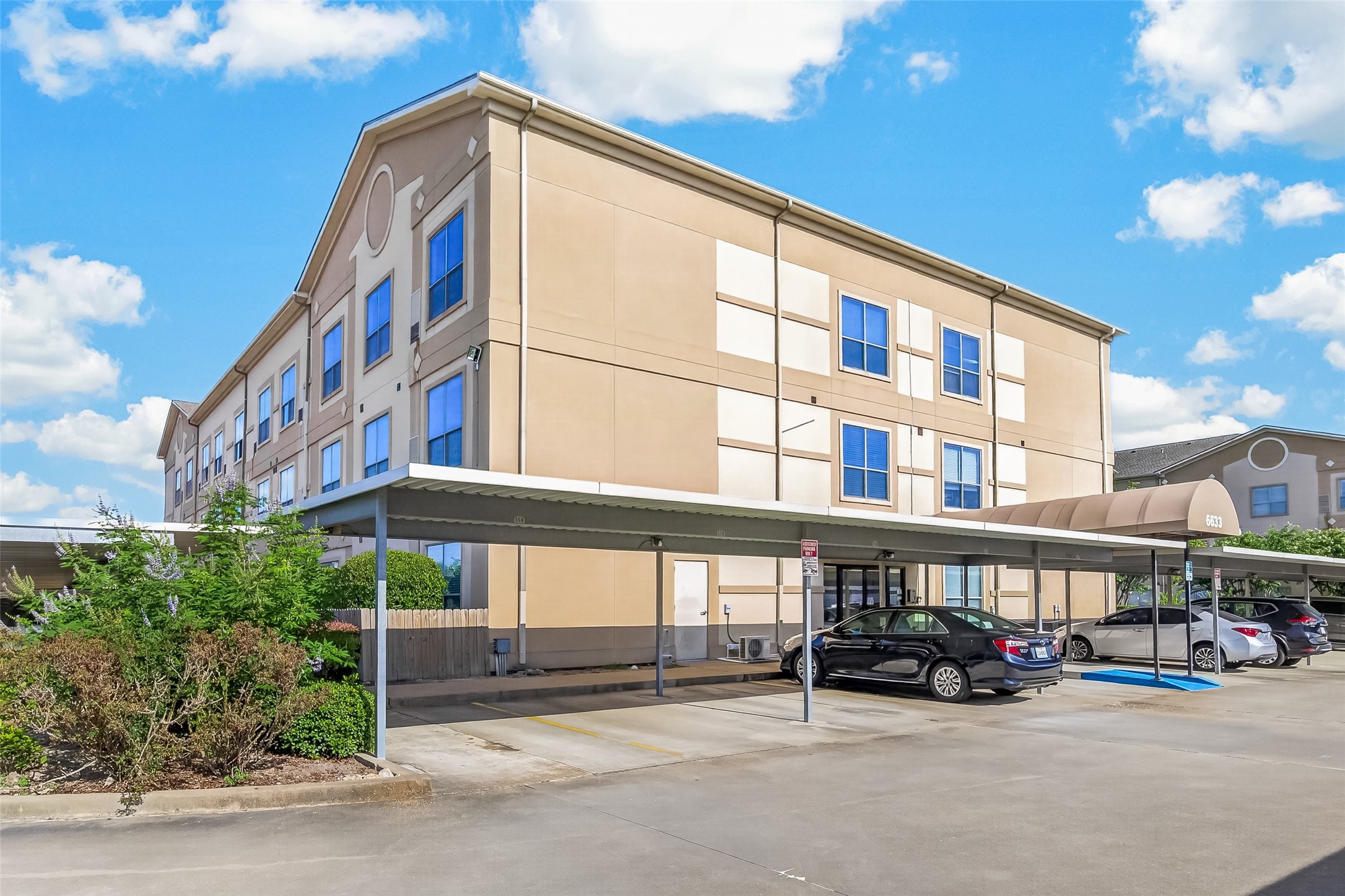 6633 W Sam Houston Parkway S 3c Property Photo 4