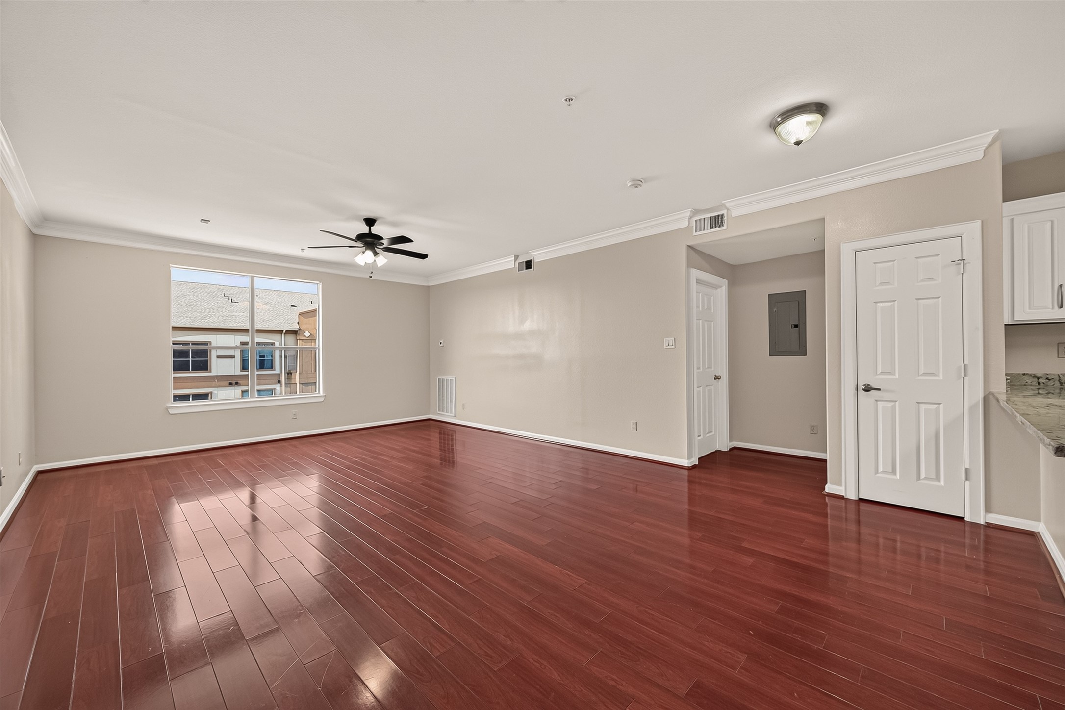 6633 W Sam Houston Parkway S 3c Property Photo 10
