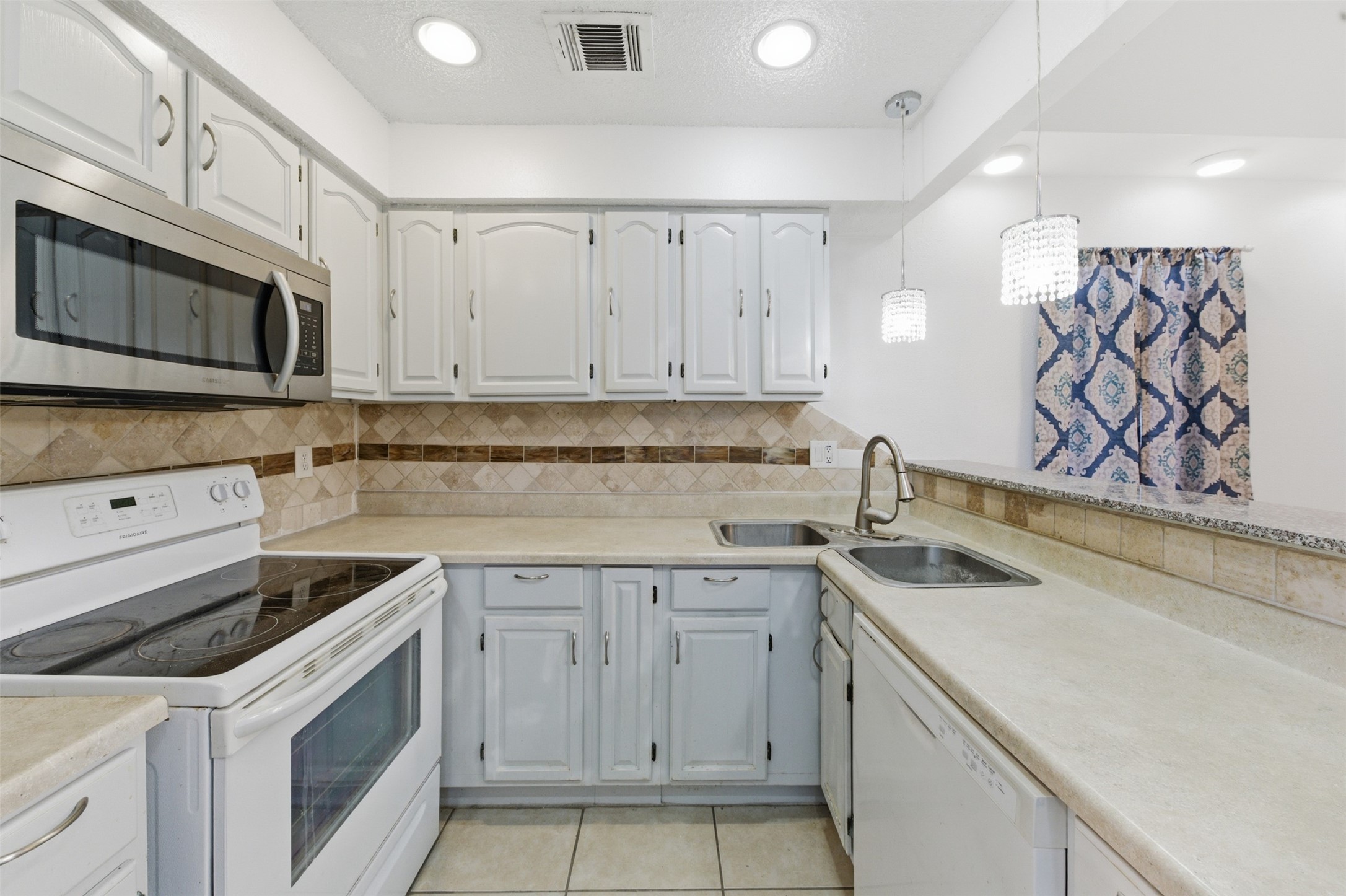 12503 Newbrook Drive Property Photo 9