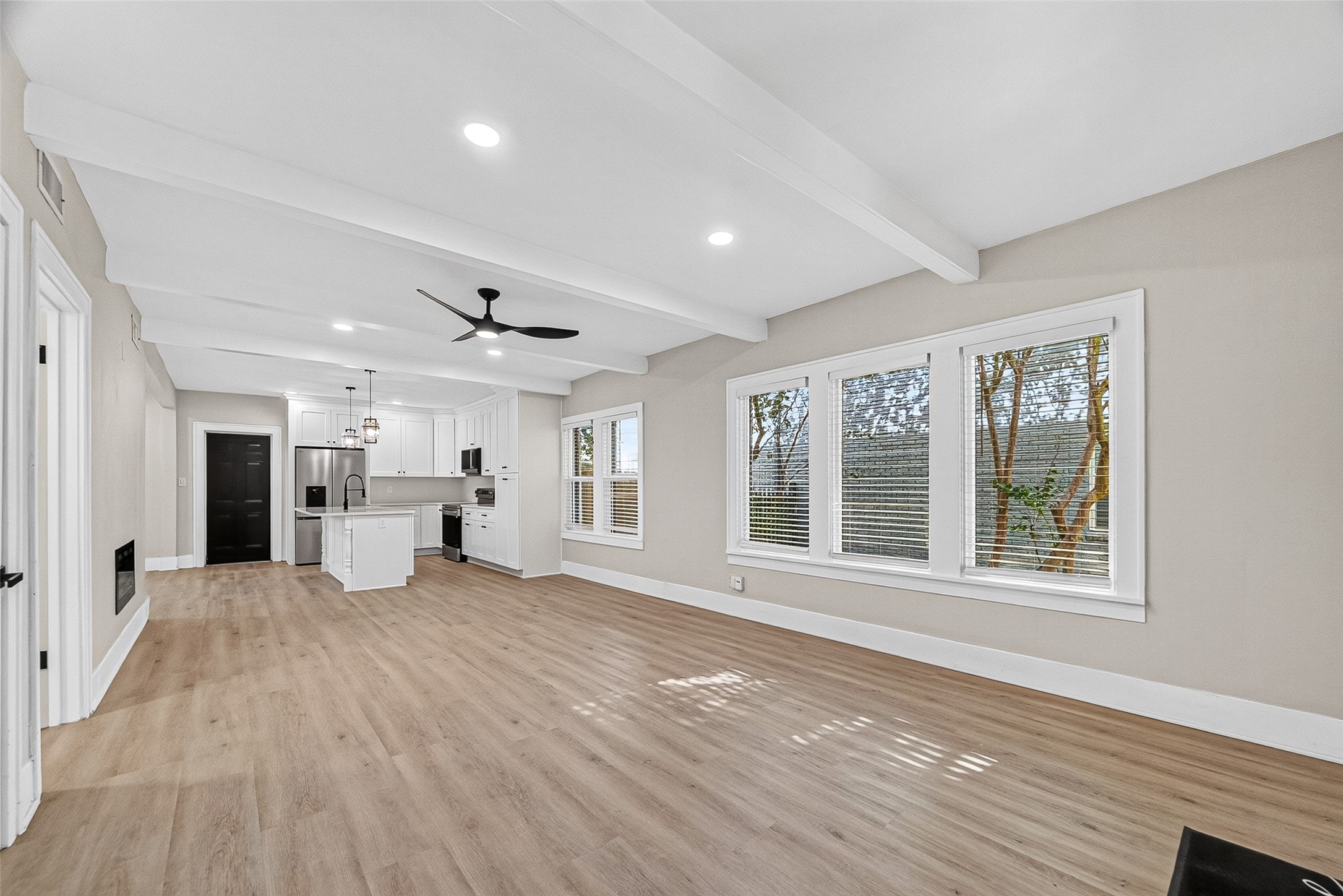 1821 Harold Property Photo 2