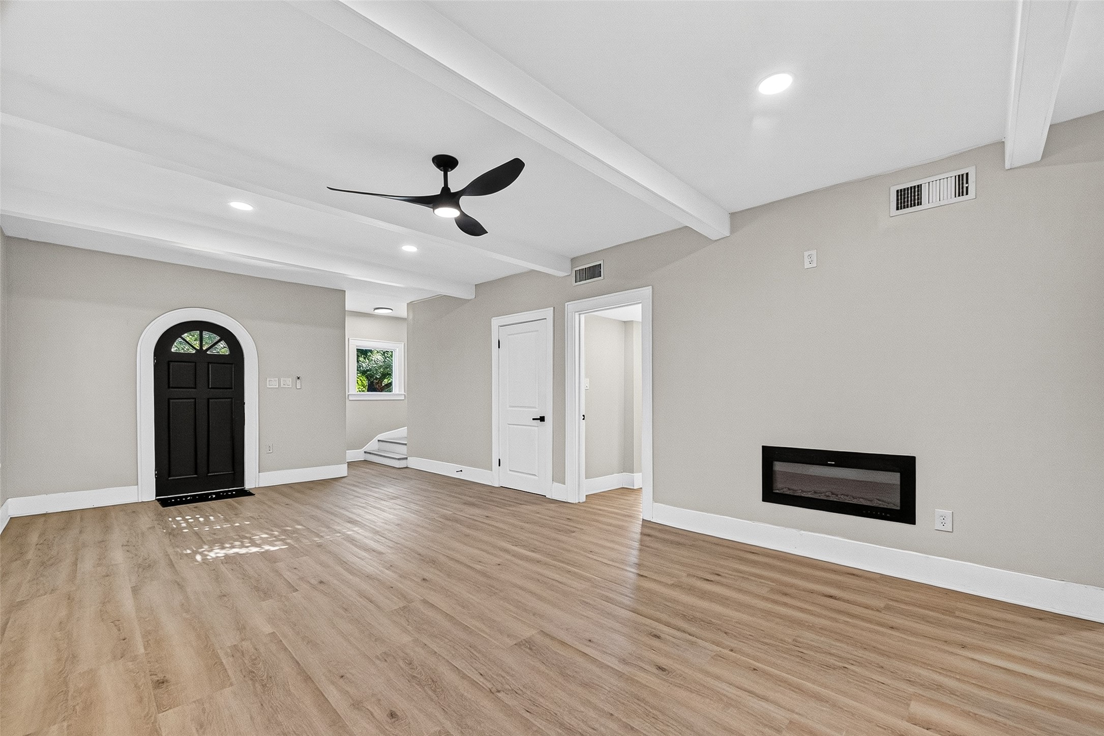 1821 Harold Property Photo 3