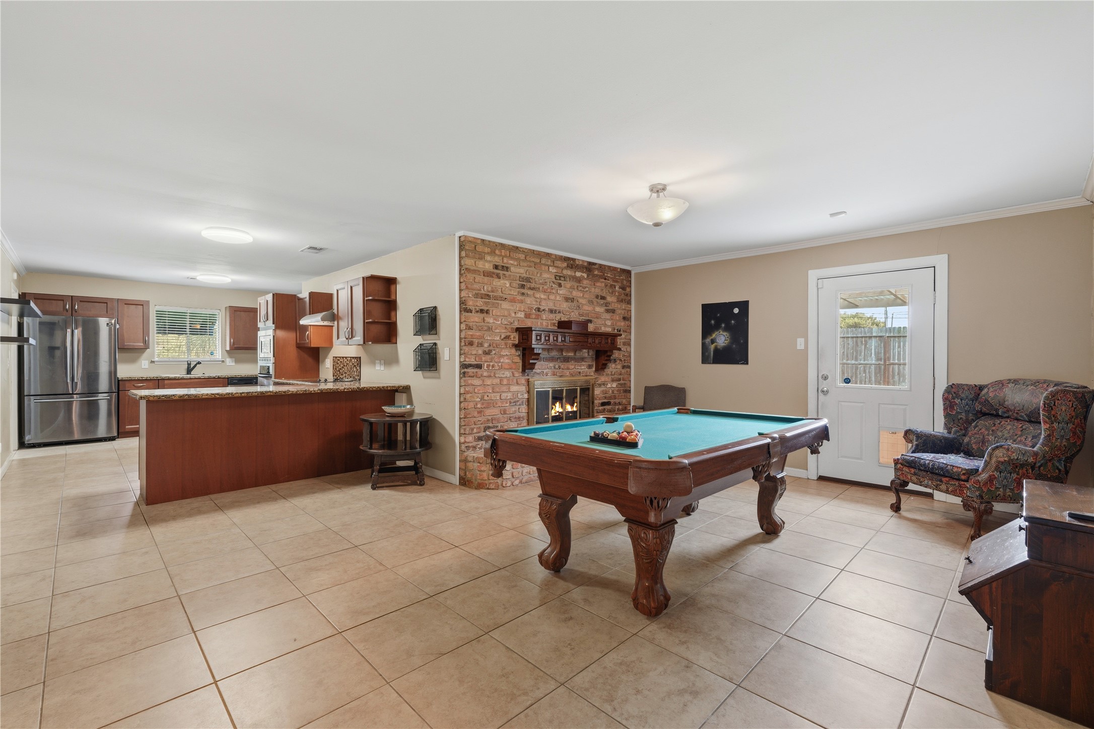 9546 Meadowvale Drive Property Photo 2