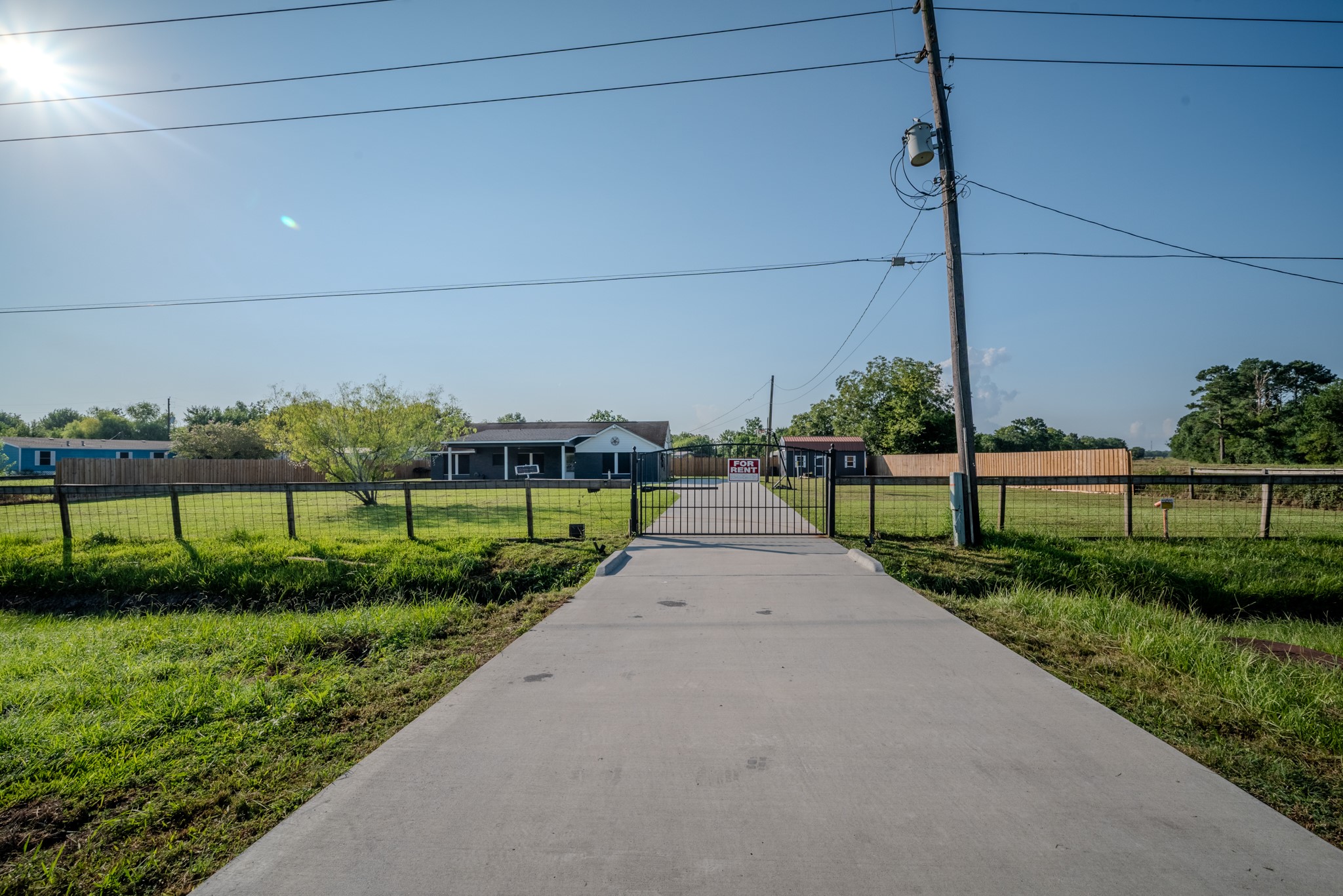 1102 Crosby Dayton Road Property Photo 2