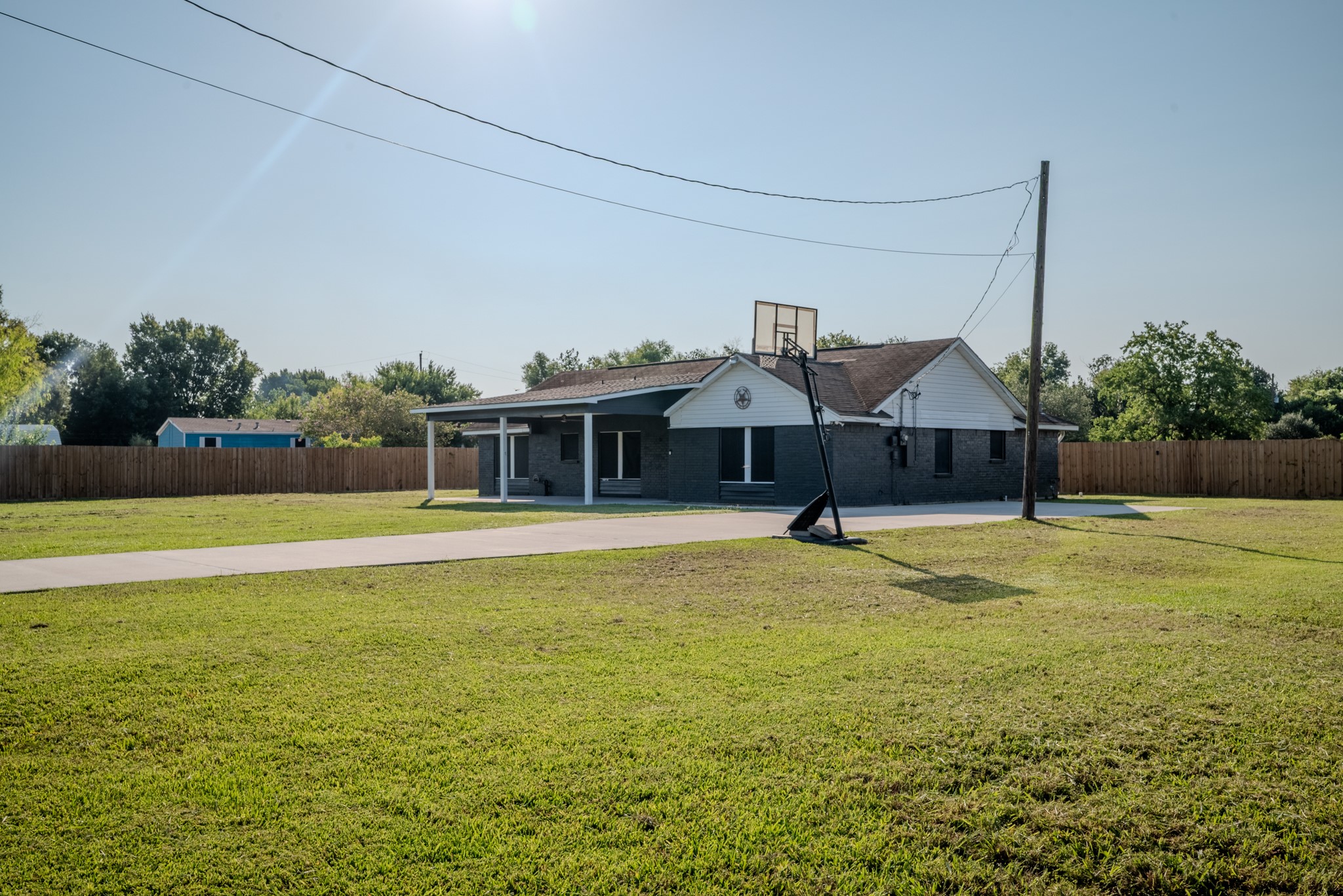 1102 Crosby Dayton Road Property Photo 3