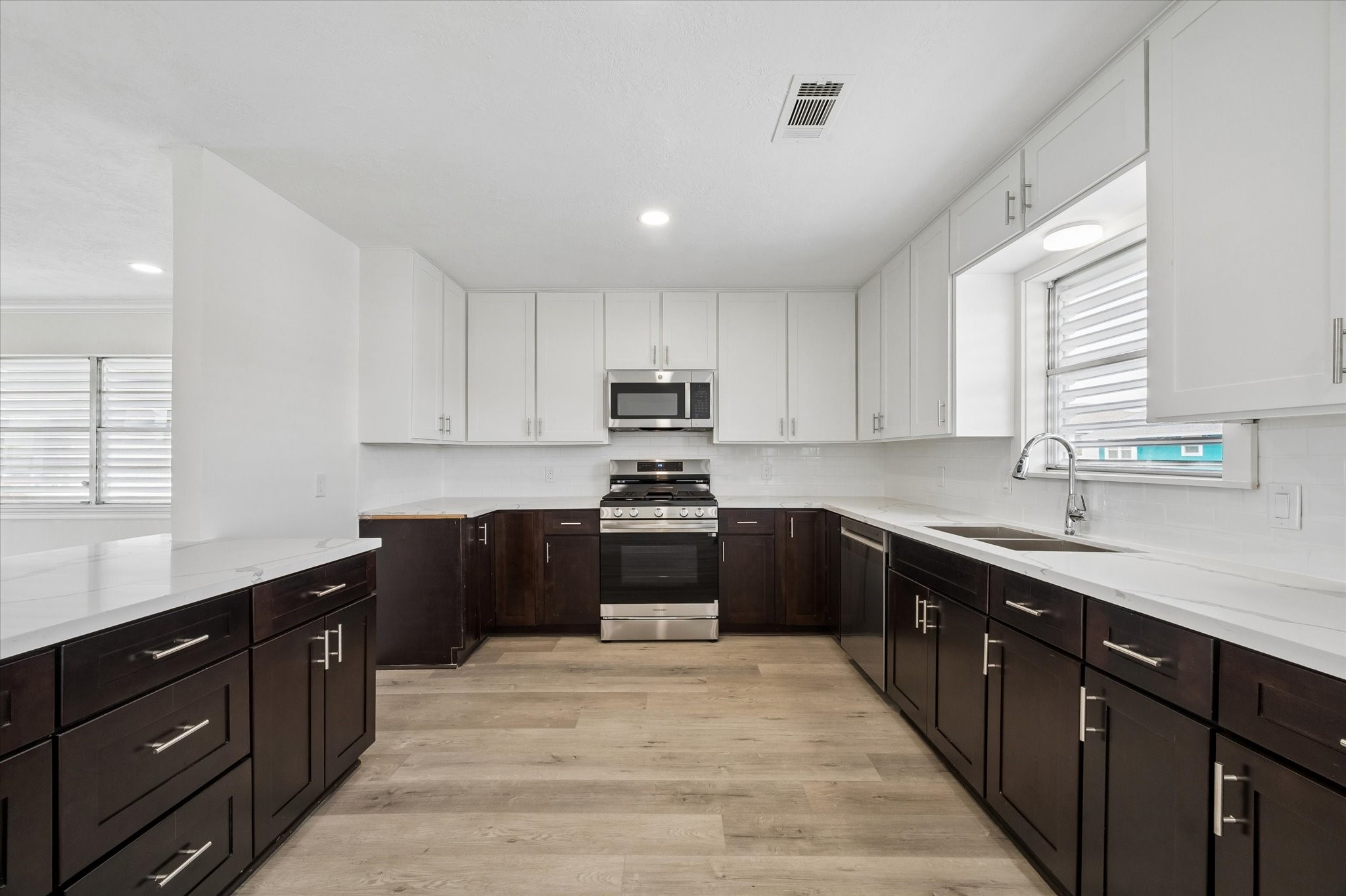 1079 Redfish Street Property Photo 7