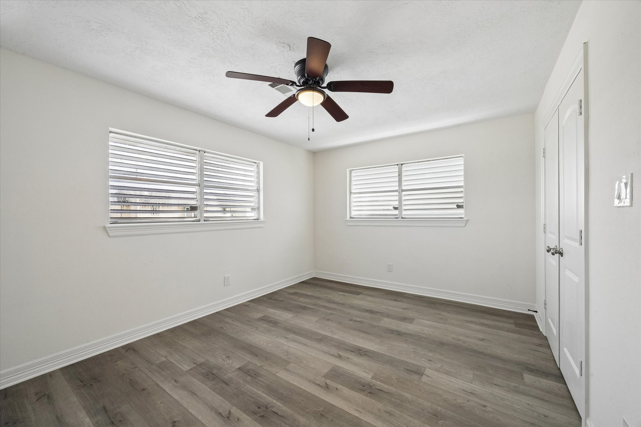 1079 Redfish Street Property Photo 11