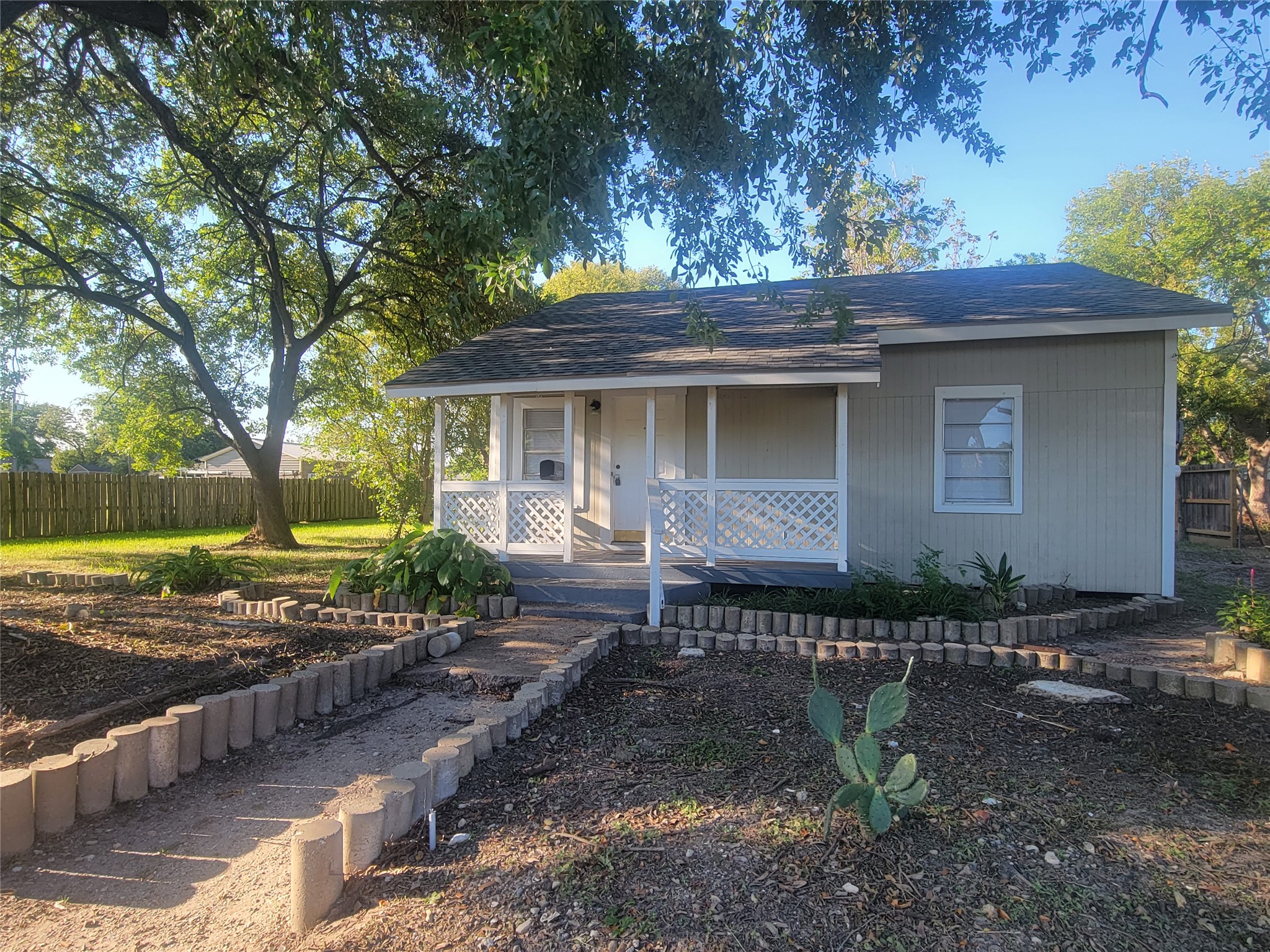 2526 3rd 1/2 Avenue N Property Photo 1