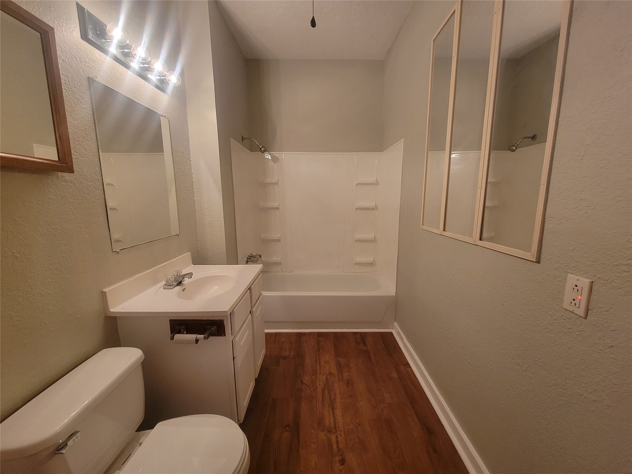 2526 3rd 1/2 Avenue N Property Photo 4