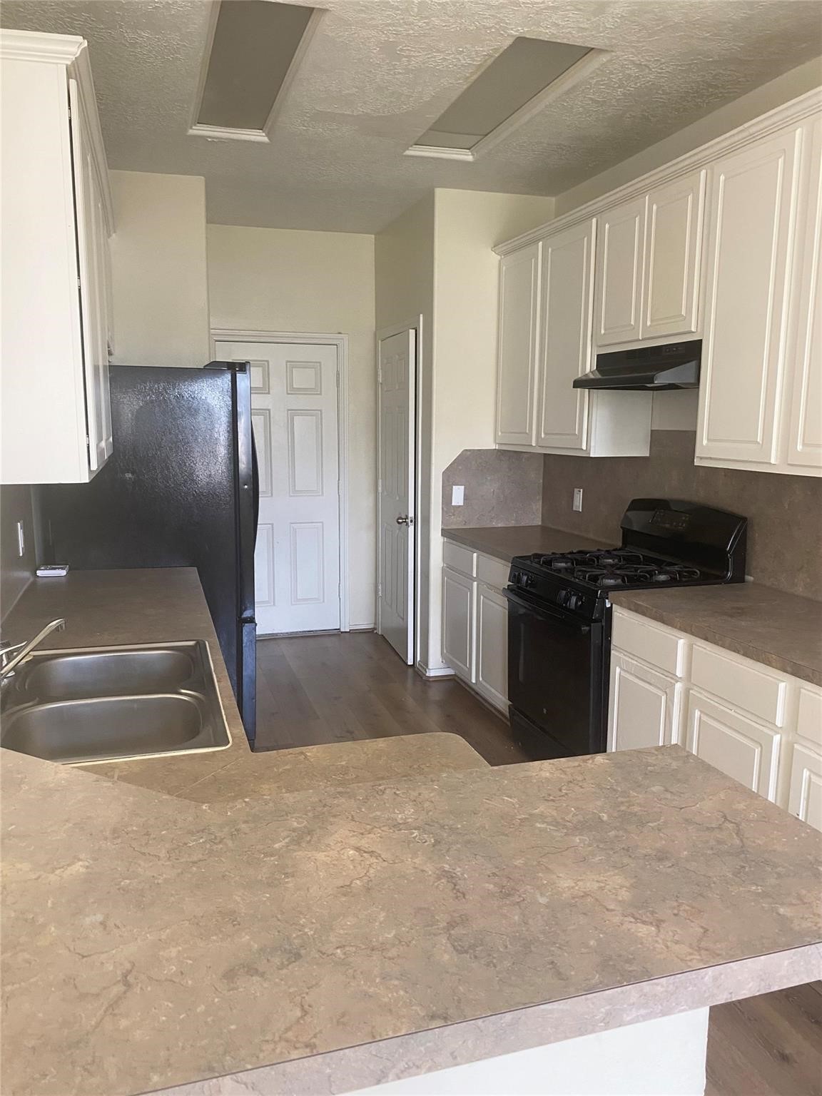 13064 Peppergate Lane Property Photo 12