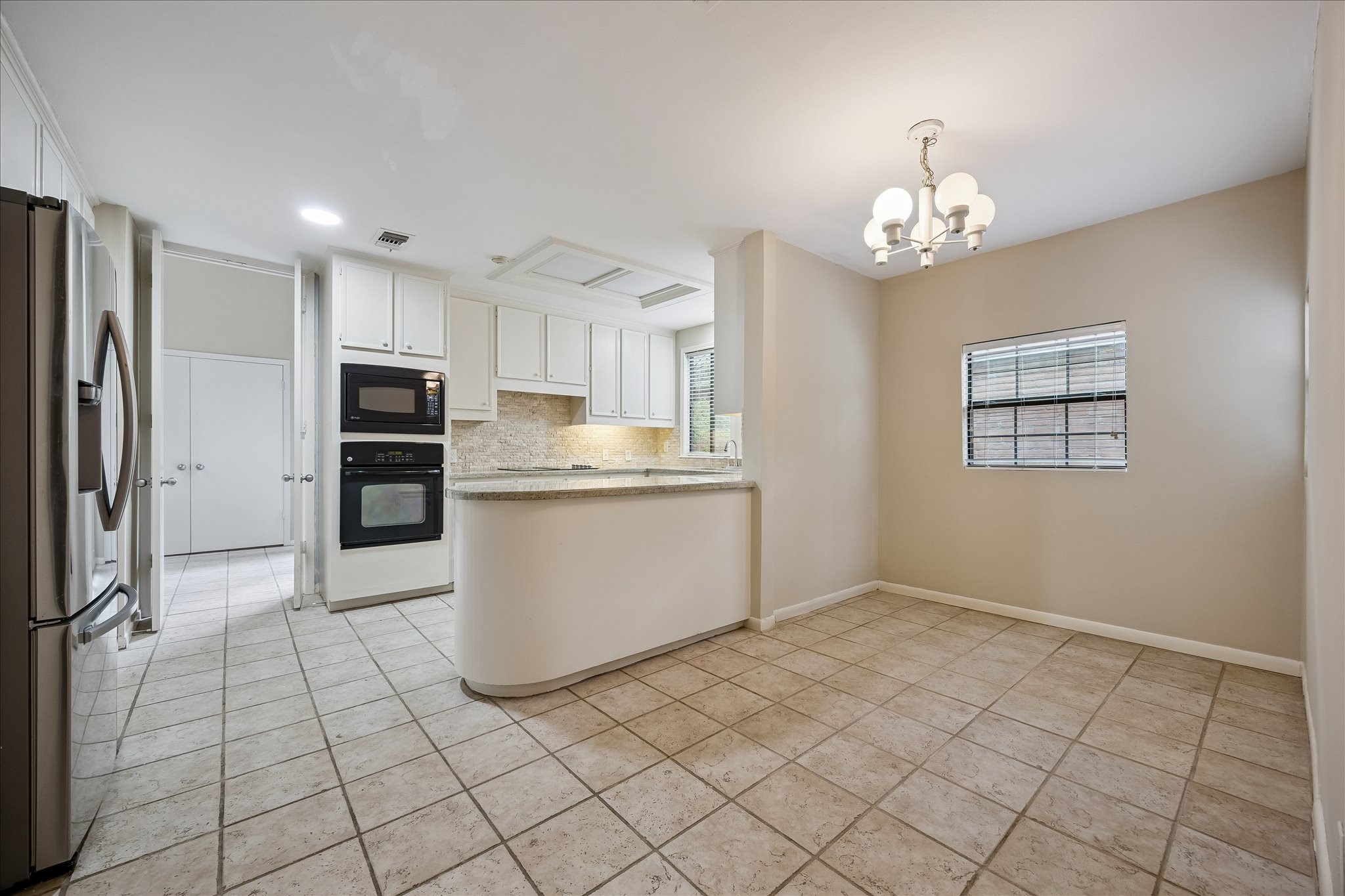 130 Sugarberry Circle Property Photo 11