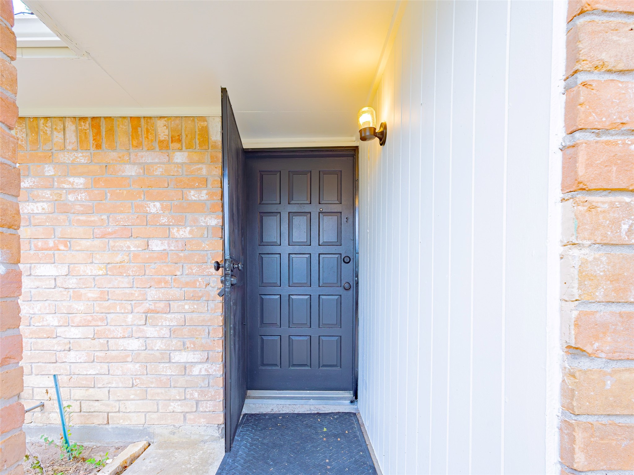 4223 Oak Shadows Drive Property Photo 5