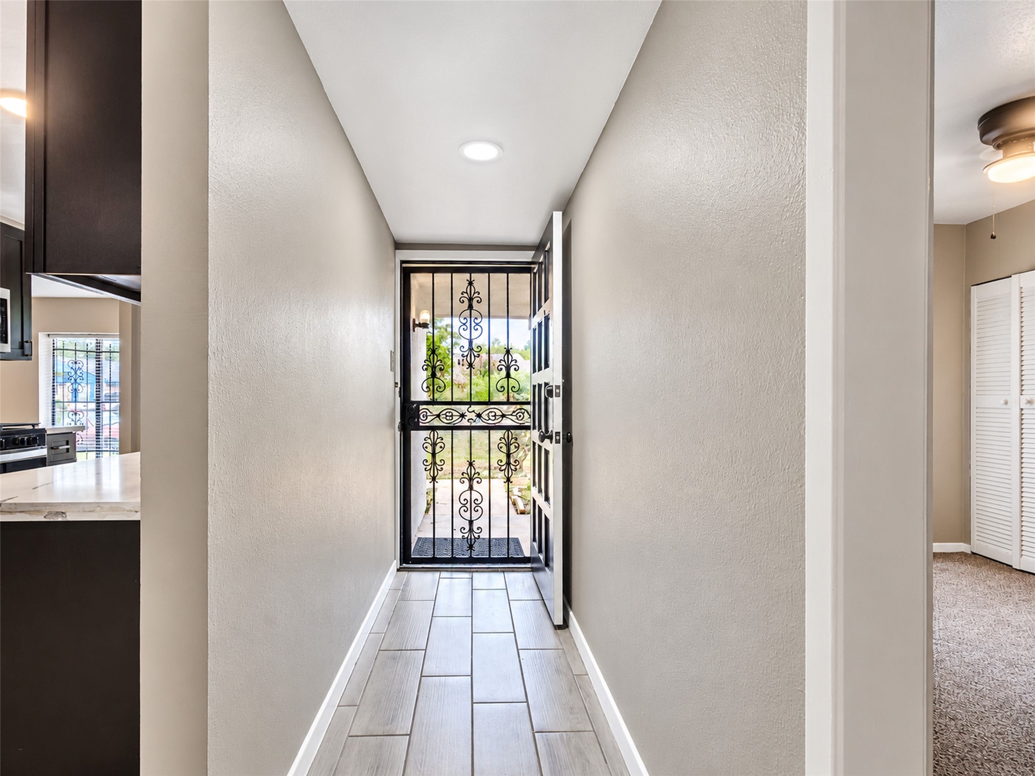 4223 Oak Shadows Drive Property Photo 6