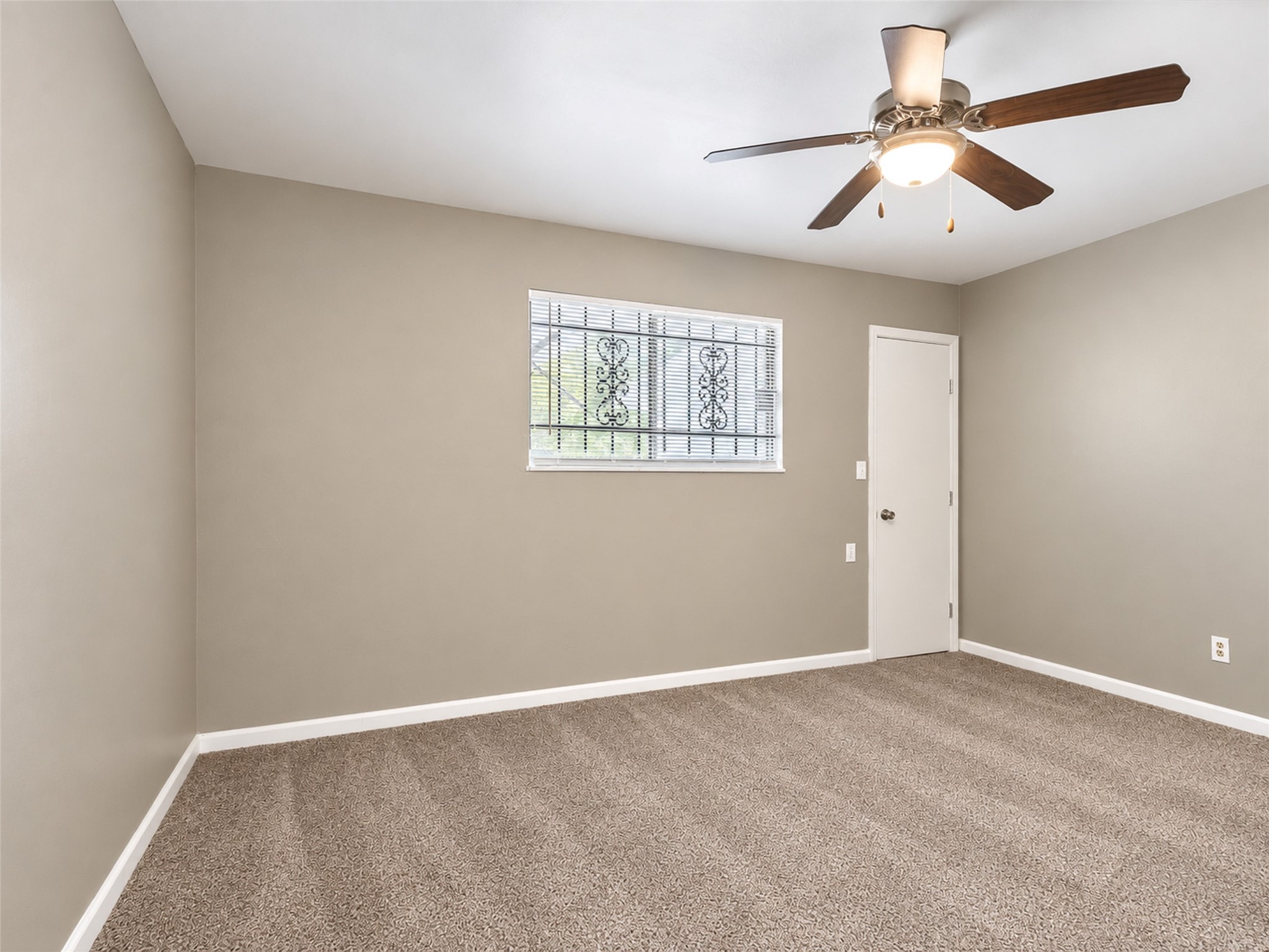 4223 Oak Shadows Drive Property Photo 17