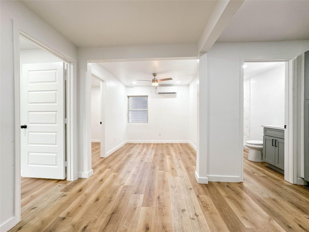 2223 San Antonio Property Photo 4