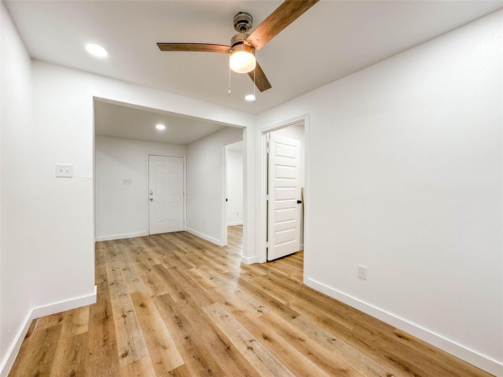 2223 San Antonio Property Photo 5