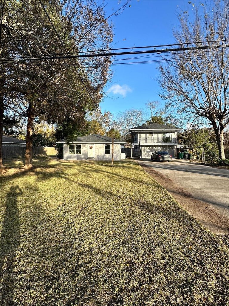 2223 San Antonio Property Photo 6