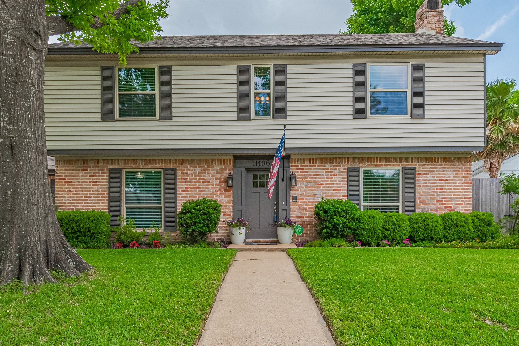 11406 Inwood Drive Property Photo 3
