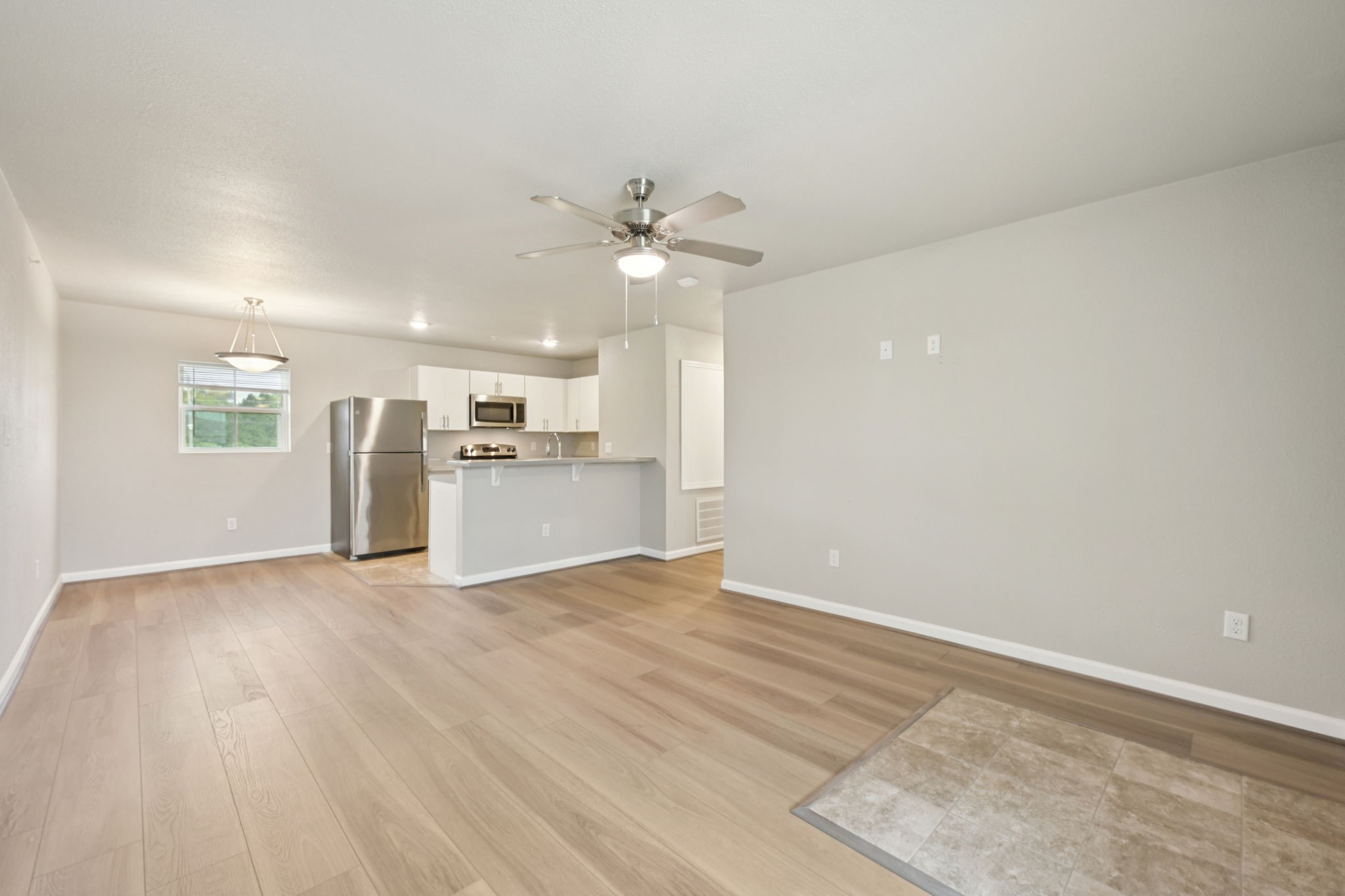 258 Plez Morgan Drive E Property Photo 5