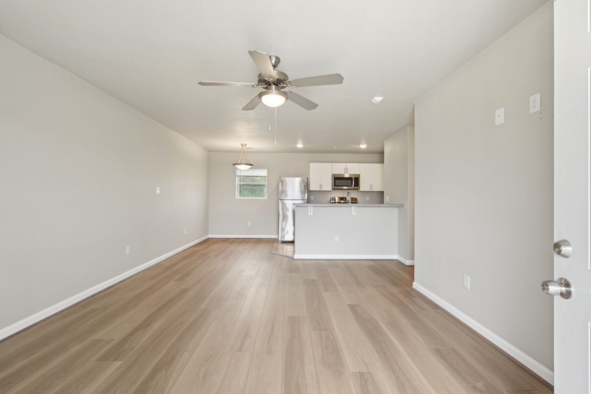 258 Plez Morgan Drive E Property Photo 7