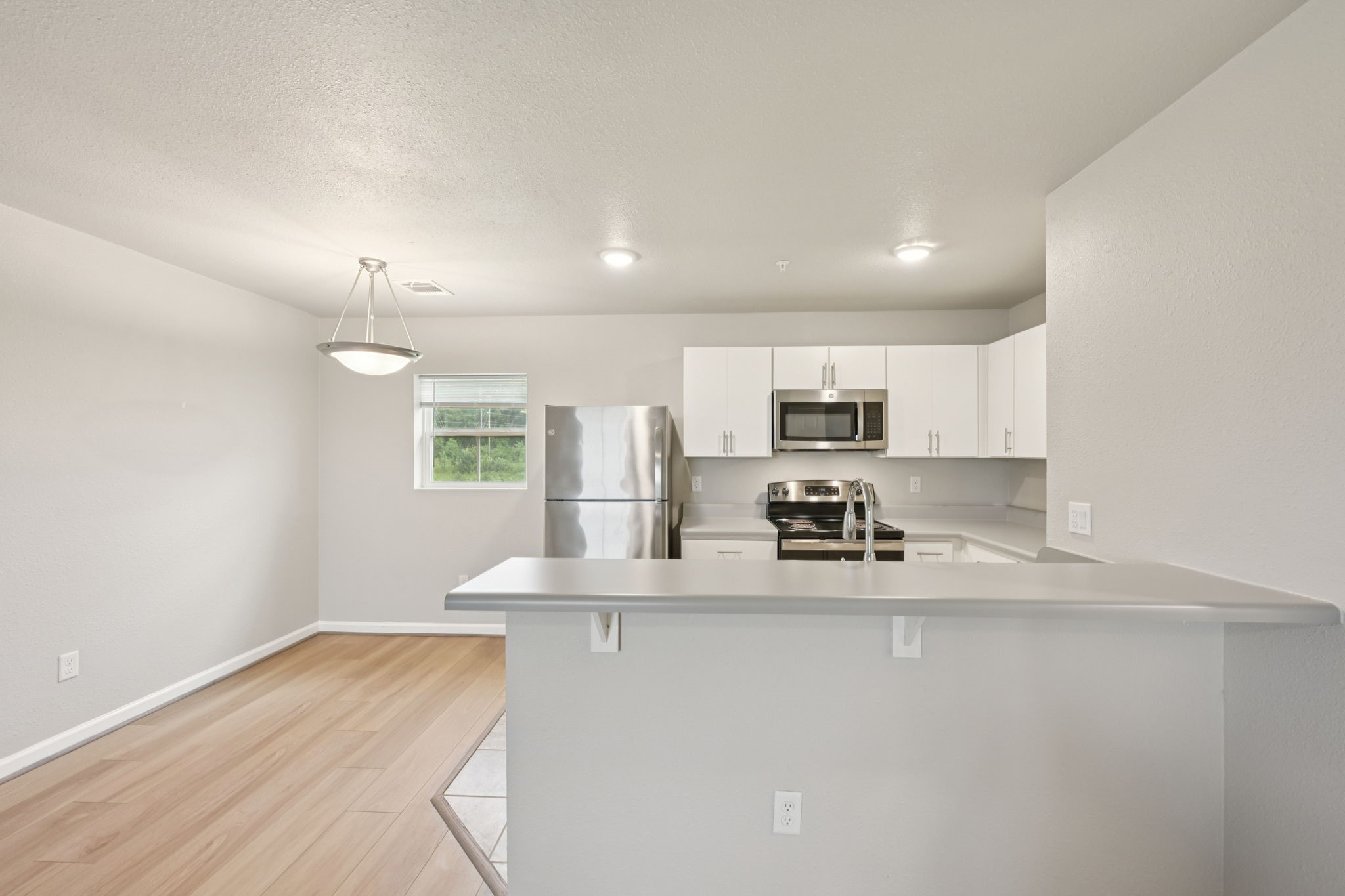 258 Plez Morgan Drive E Property Photo 12