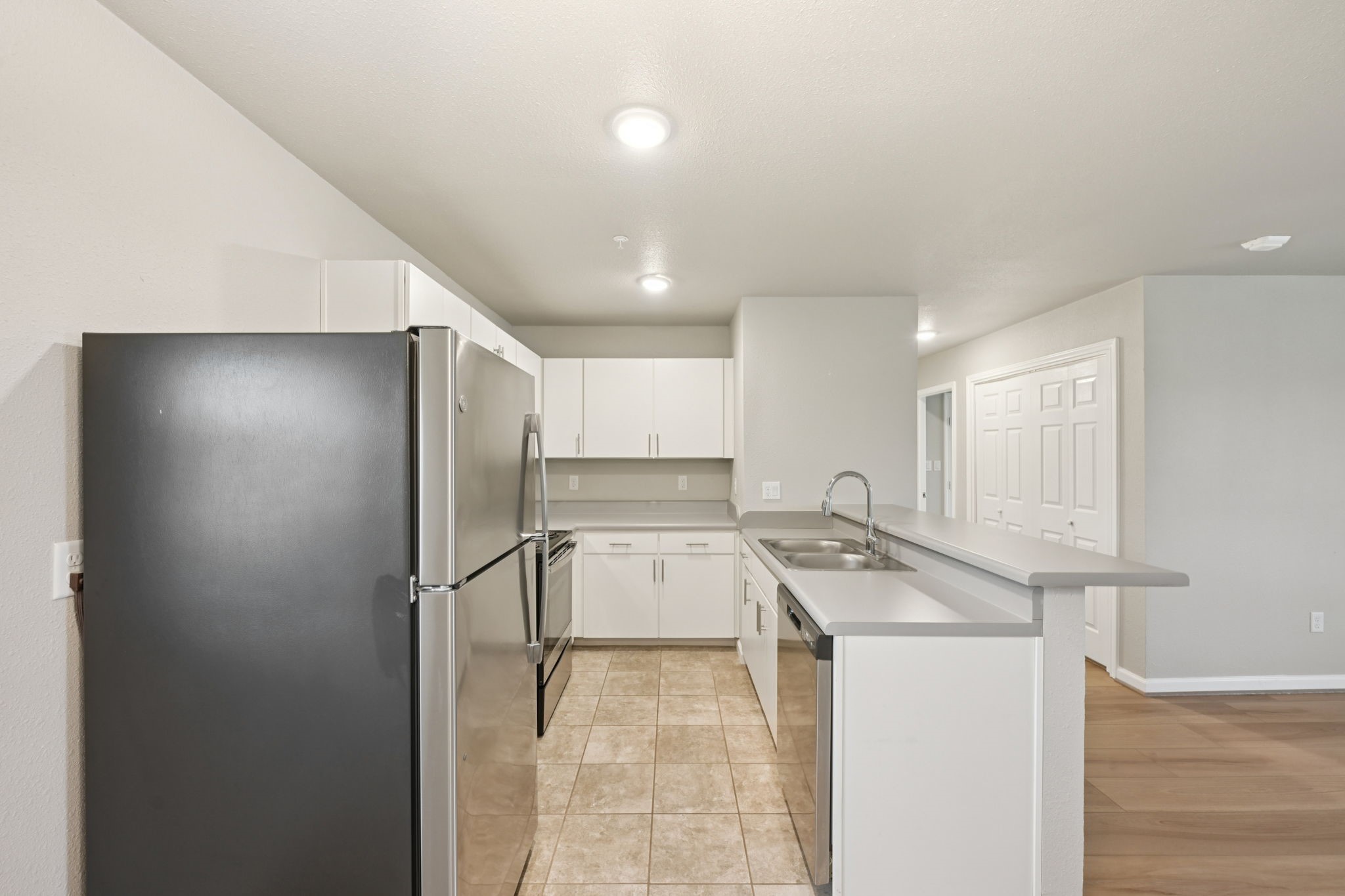 258 Plez Morgan Drive E Property Photo 14