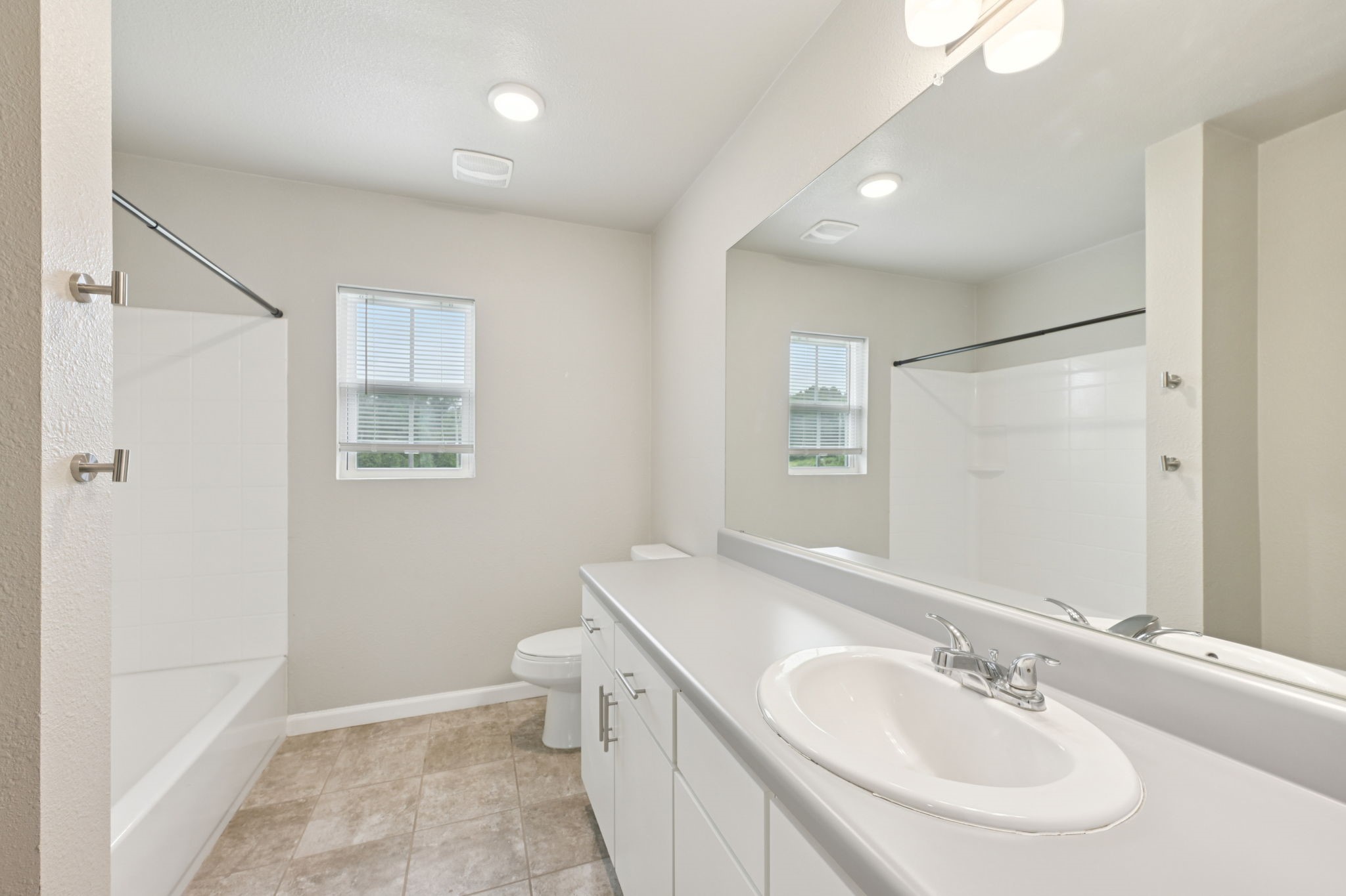 258 Plez Morgan Drive E Property Photo 22