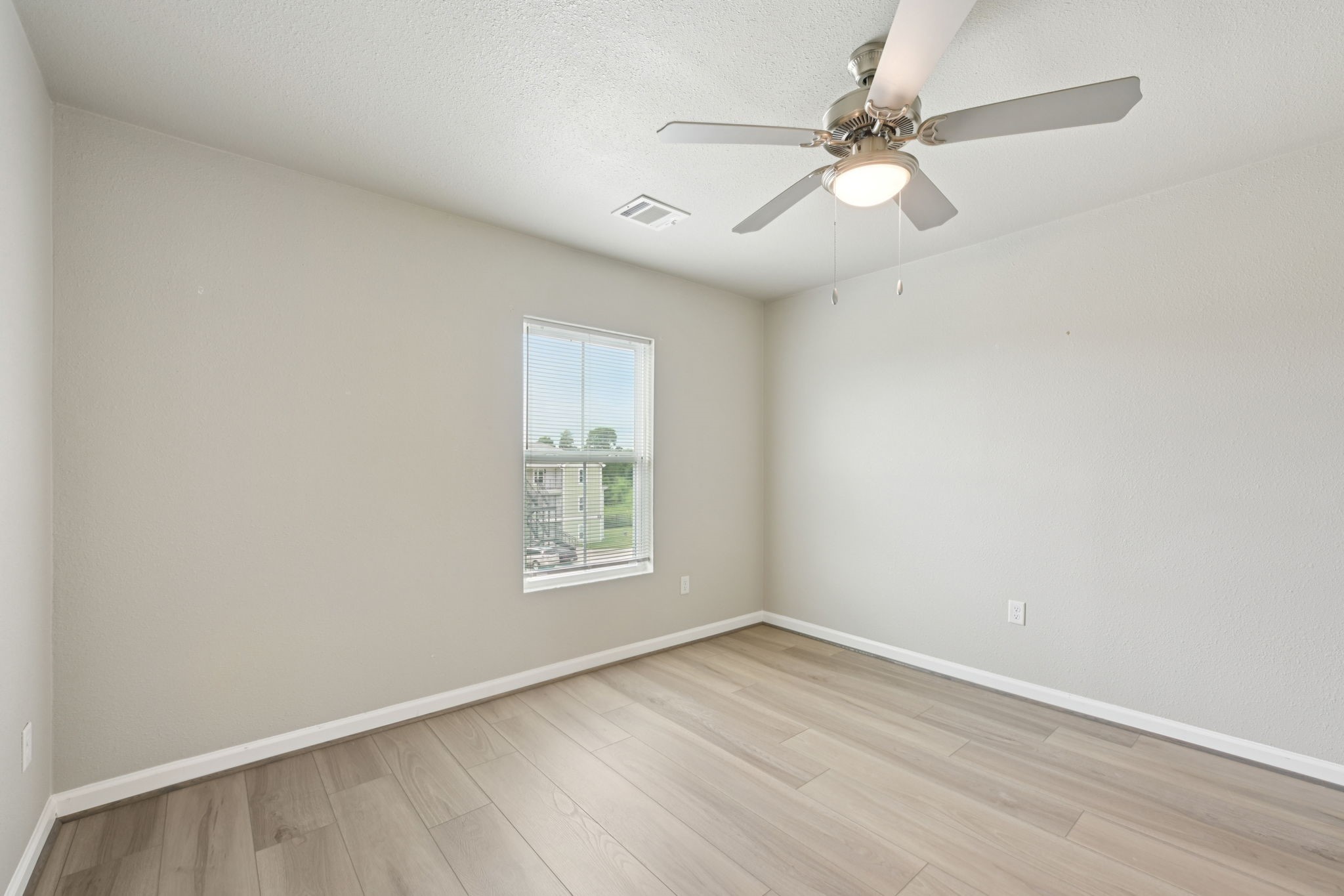 258 Plez Morgan Drive E Property Photo 25