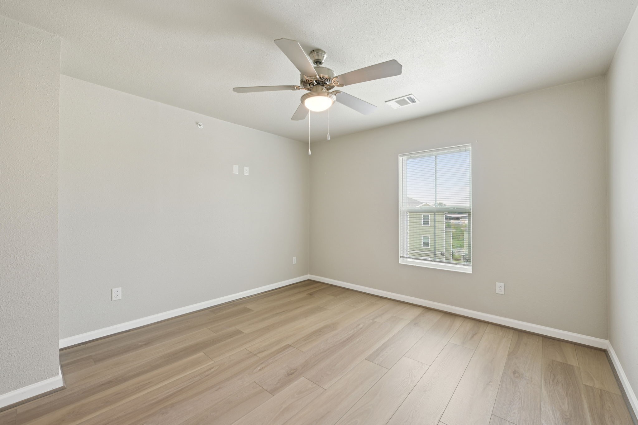 258 Plez Morgan Drive E Property Photo 28