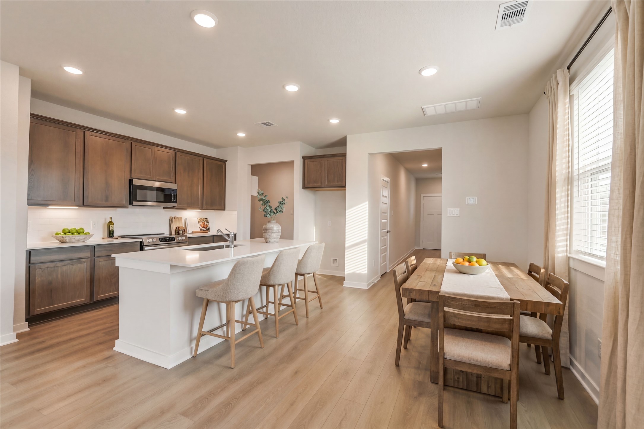 10942 Independence Road Property Photo 4