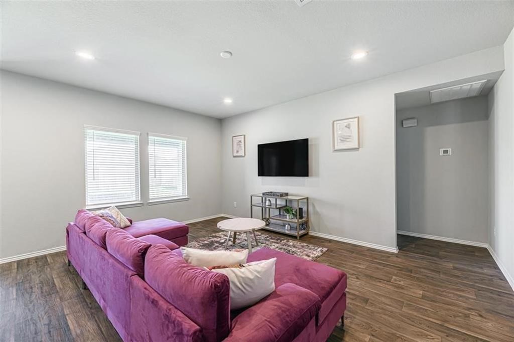 5126 Moravia Lane Property Photo 4