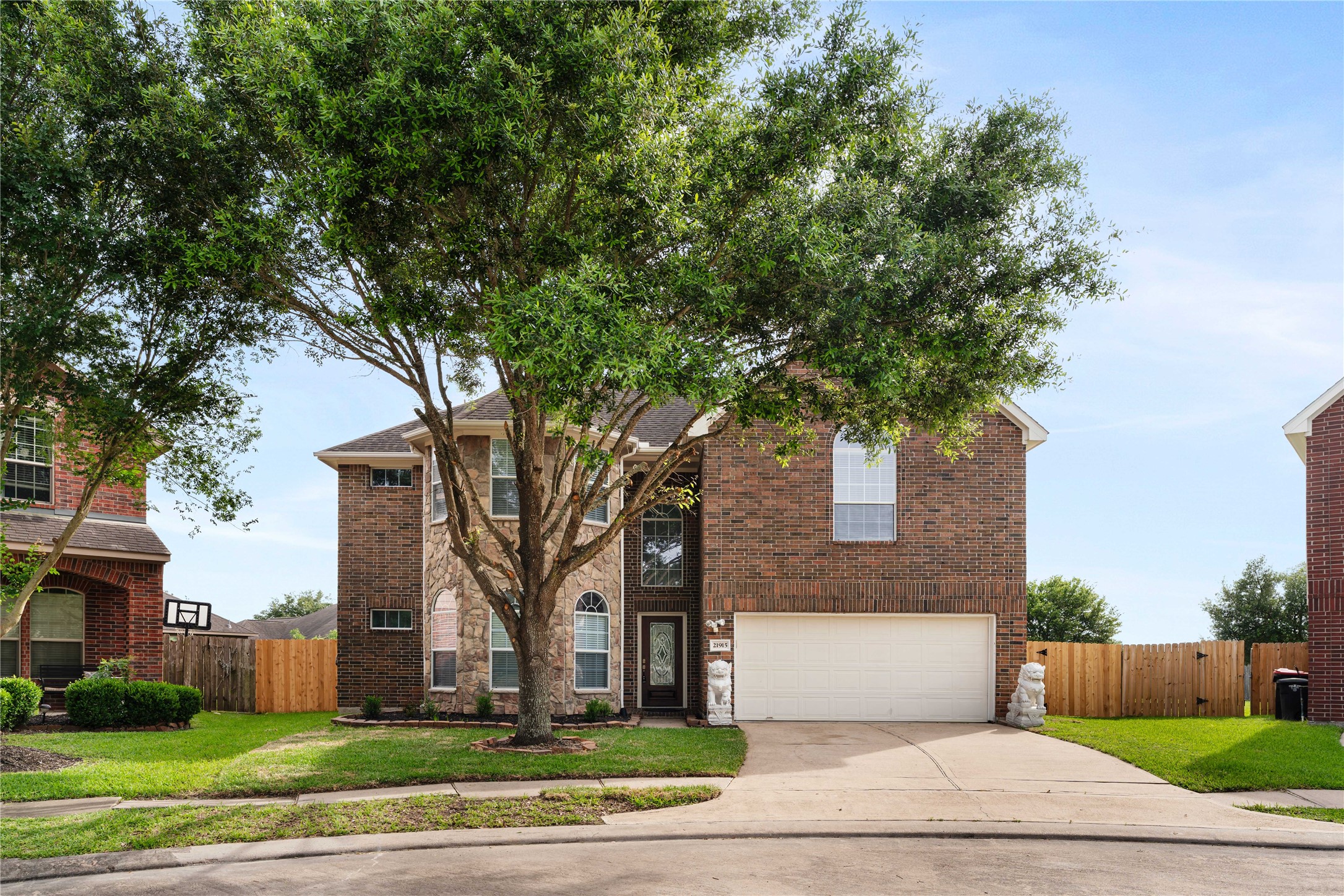 21915 Sunvolt Court Property Photo 1