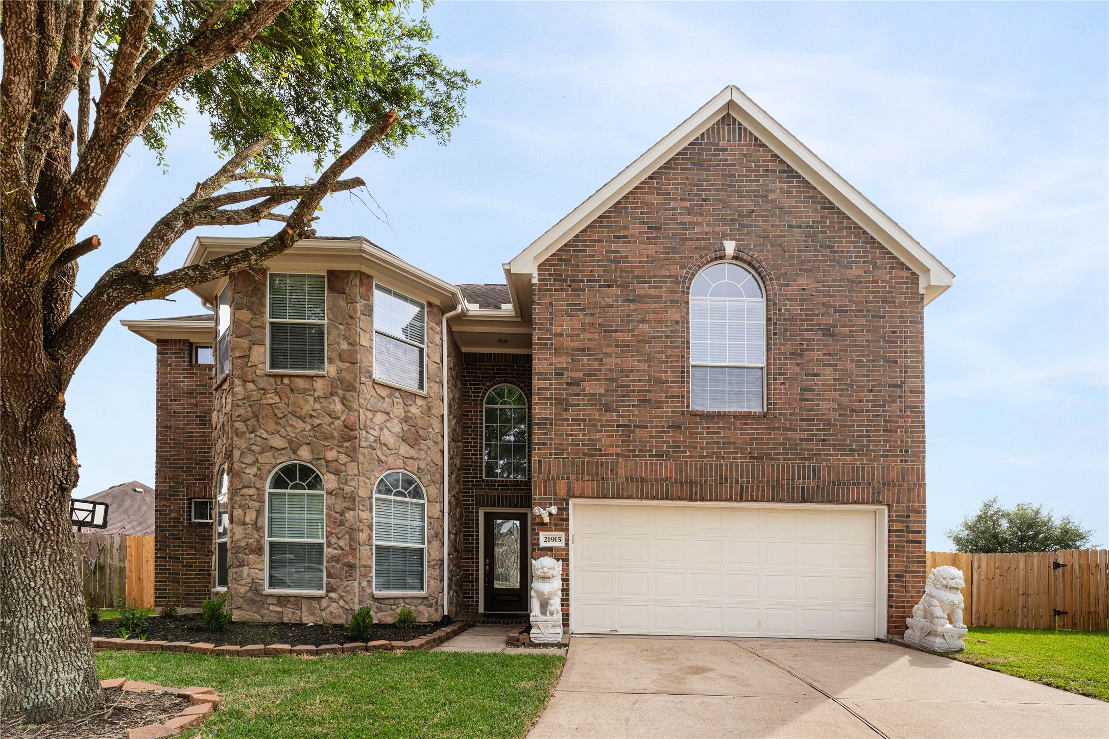 21915 Sunvolt Court Property Photo 3