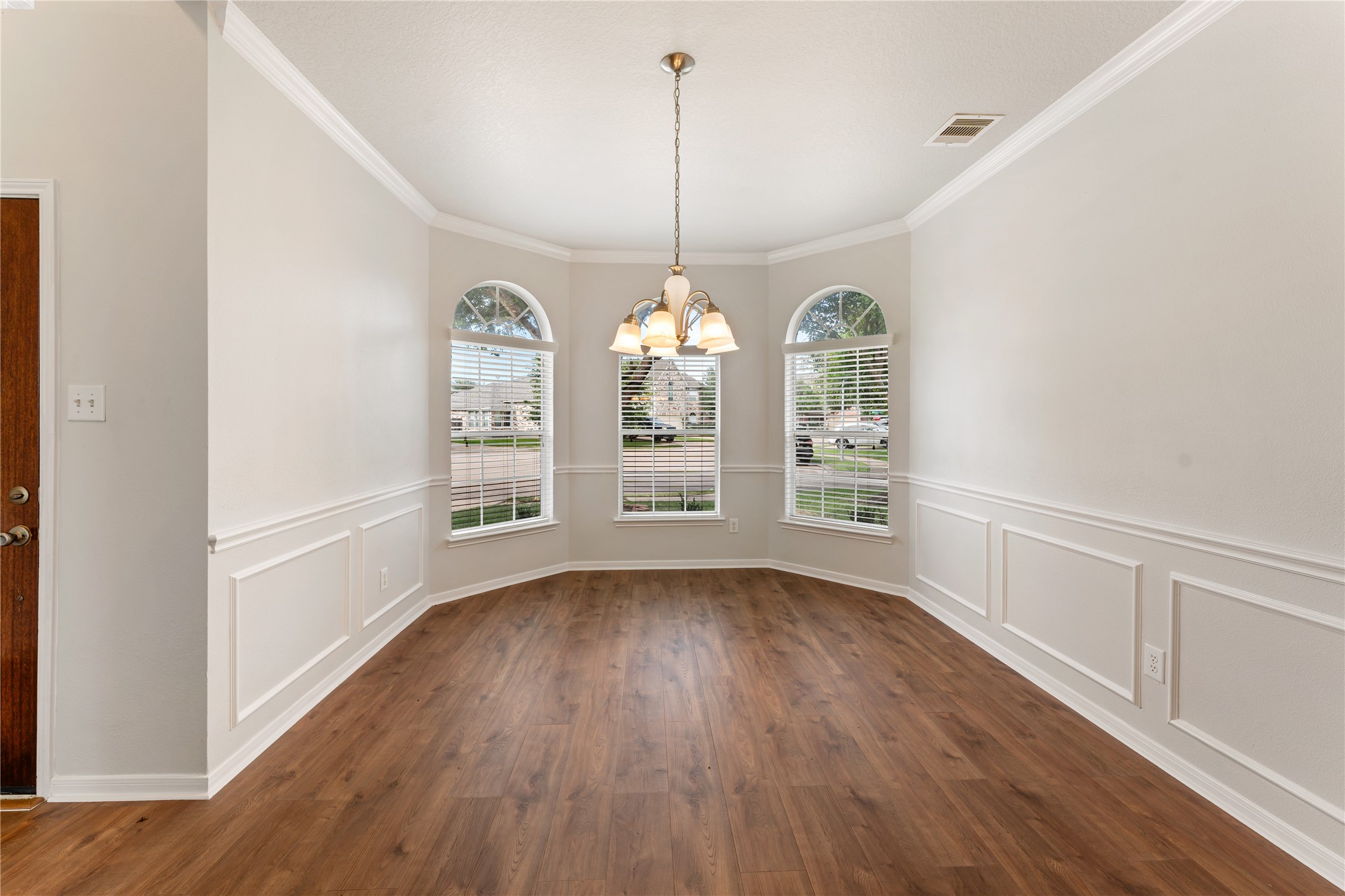 21915 Sunvolt Court Property Photo 7