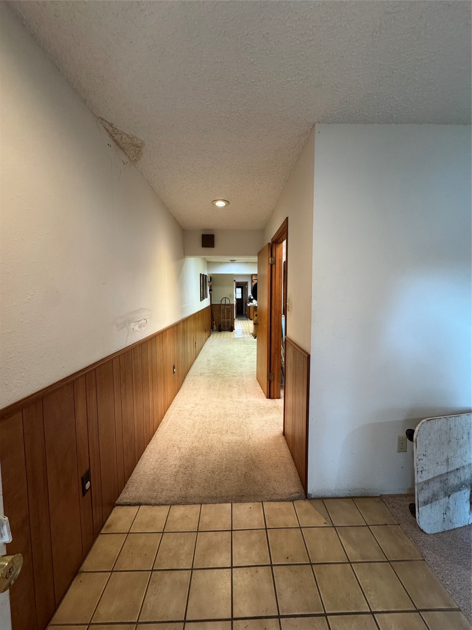 212 E Elizabeth Avenue Property Photo 5
