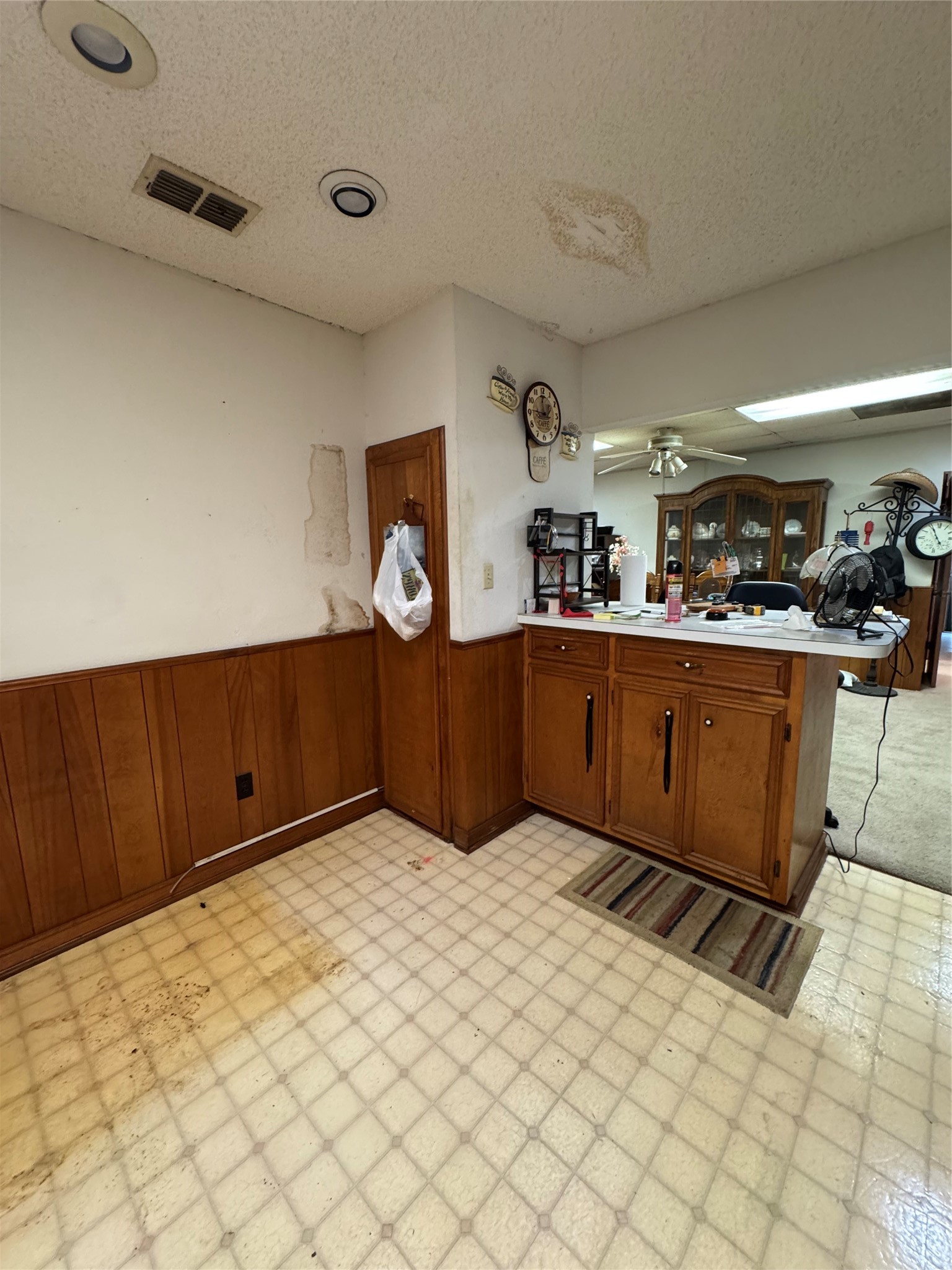 212 E Elizabeth Avenue Property Photo 9