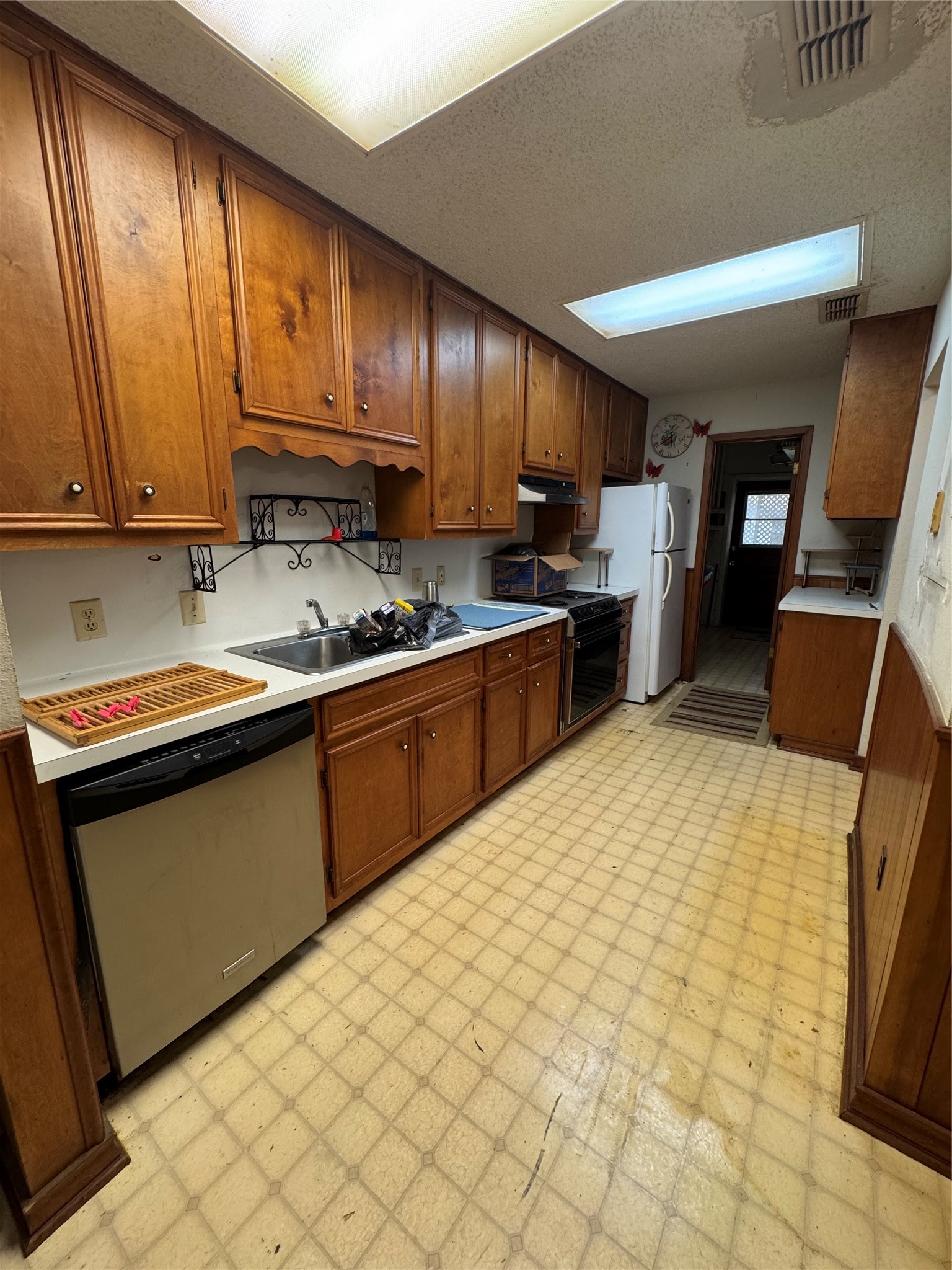212 E Elizabeth Avenue Property Photo 18