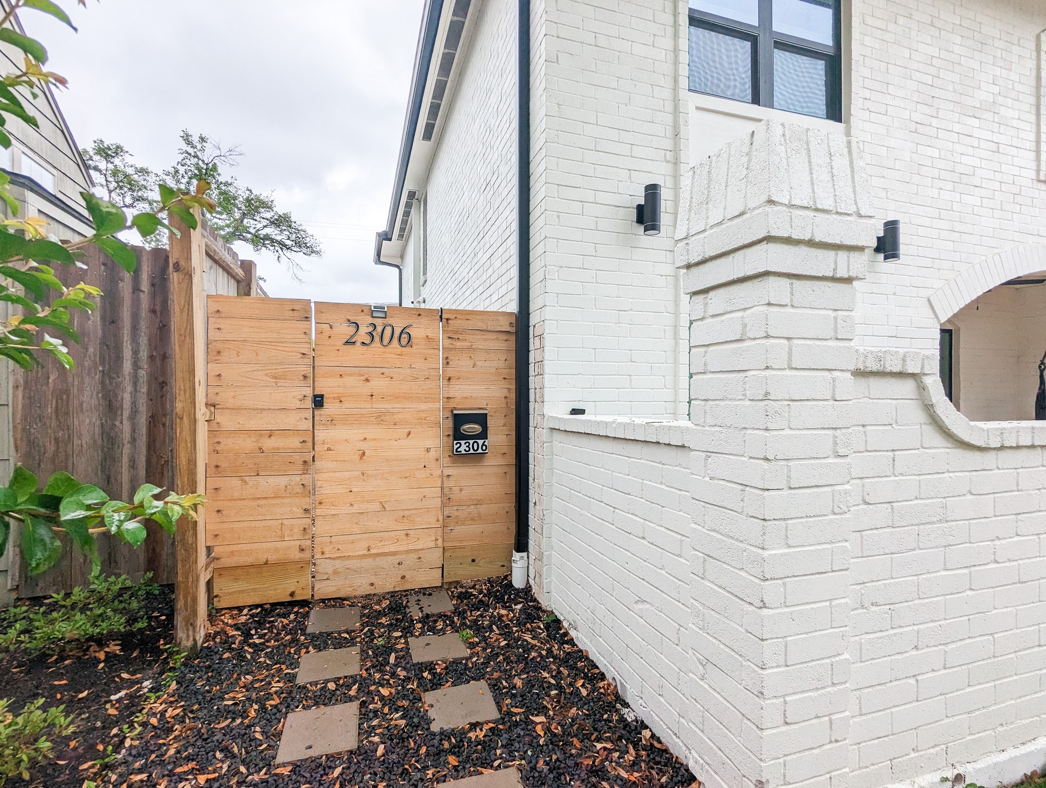 2306 Addison Road A Property Photo 1