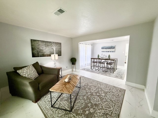 3419 Southdown Drive Property Photo 4