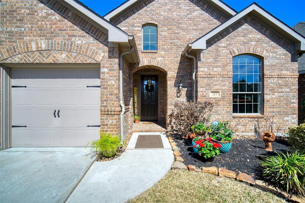 203 N Vershire Circle Property Photo 1