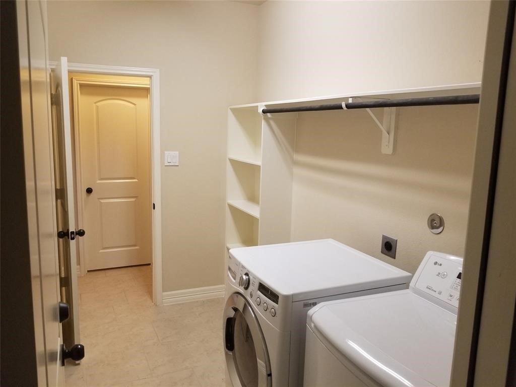 2039 Beacon Chase Ct Property Photo 18