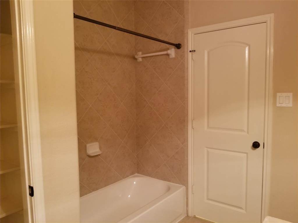 2039 Beacon Chase Ct Property Photo 22