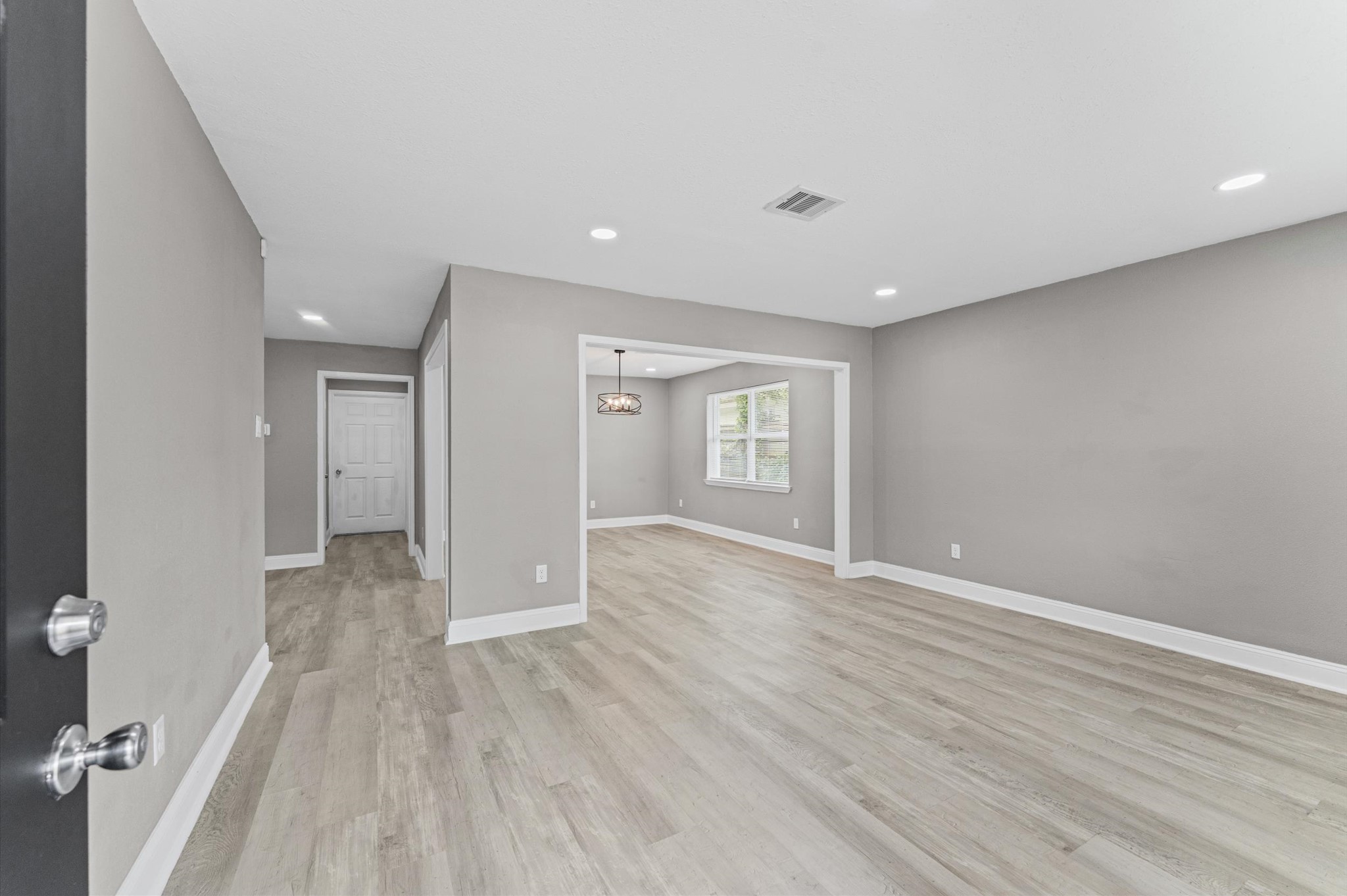 10402 Wicklowe Street Property Photo 4