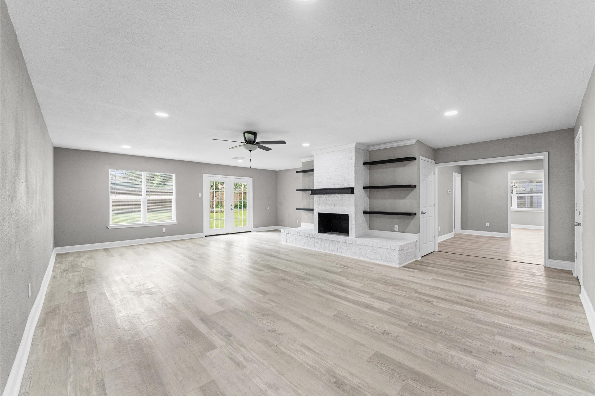 10402 Wicklowe Street Property Photo 11