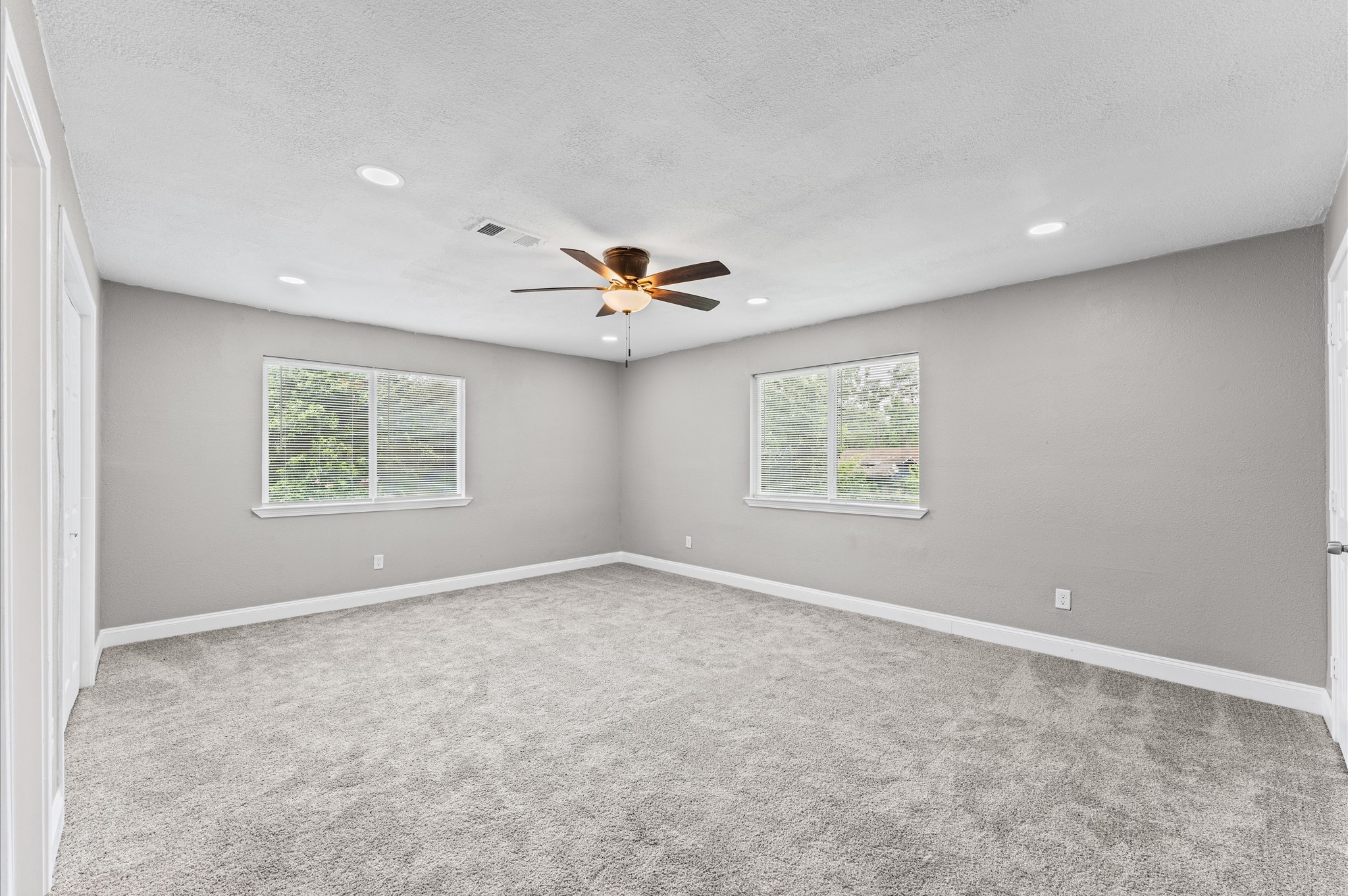 10402 Wicklowe Street Property Photo 17