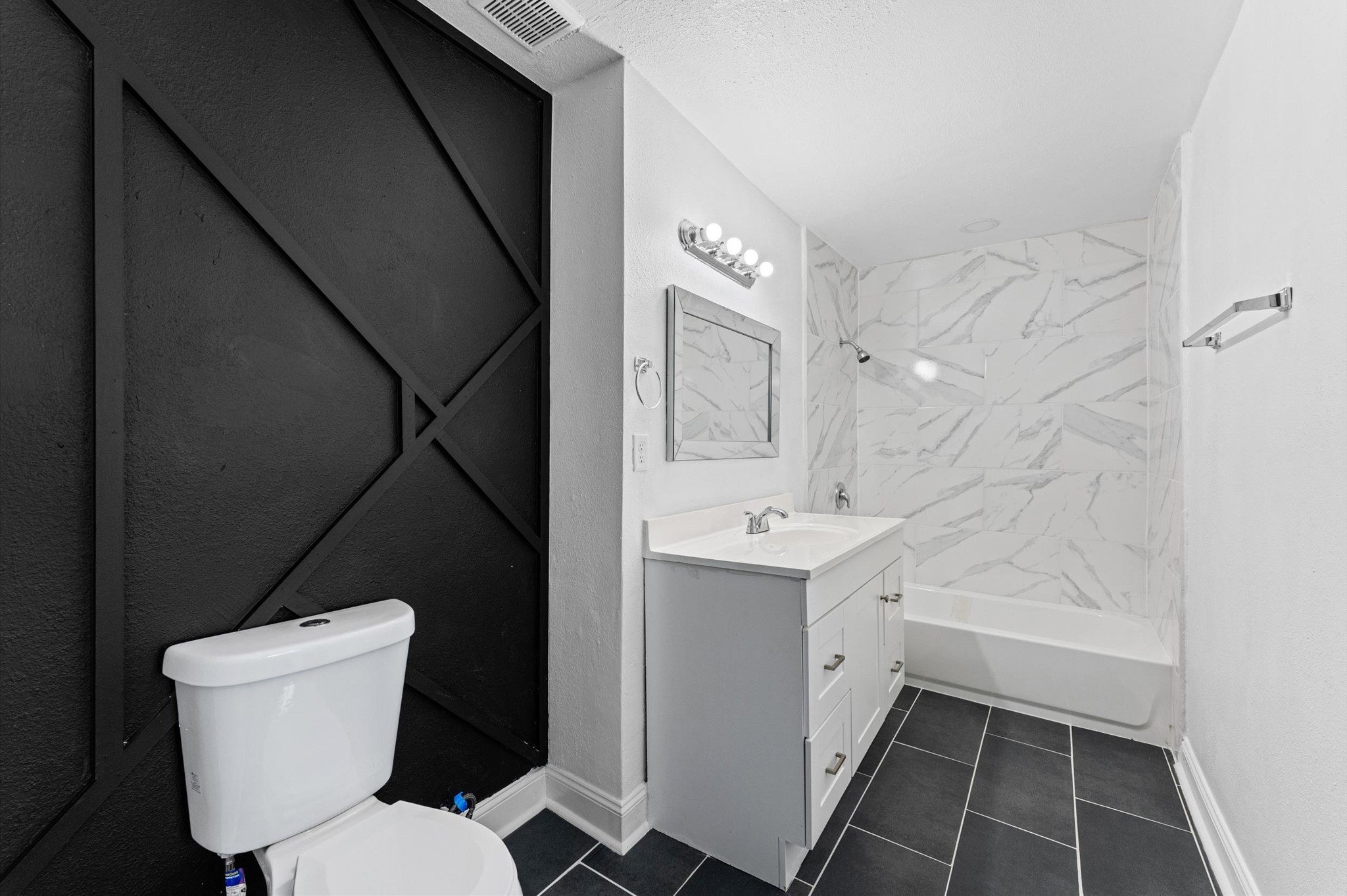 10402 Wicklowe Street Property Photo 19